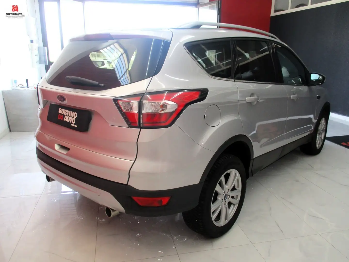 Ford Kuga 2.0 tdci 2WD BUSINESS P.SHIFT 120cv 2019 KM95000 Grigio - 2