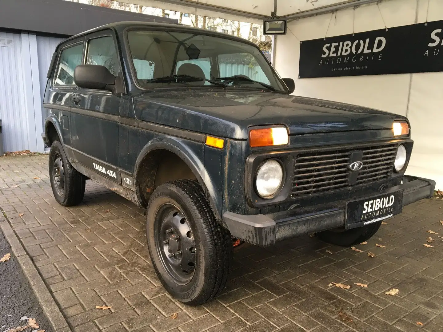 Lada Niva 1.7 Basis 4x4 LPG/Navi/Kamera/AHK/8-fach Verde - 2