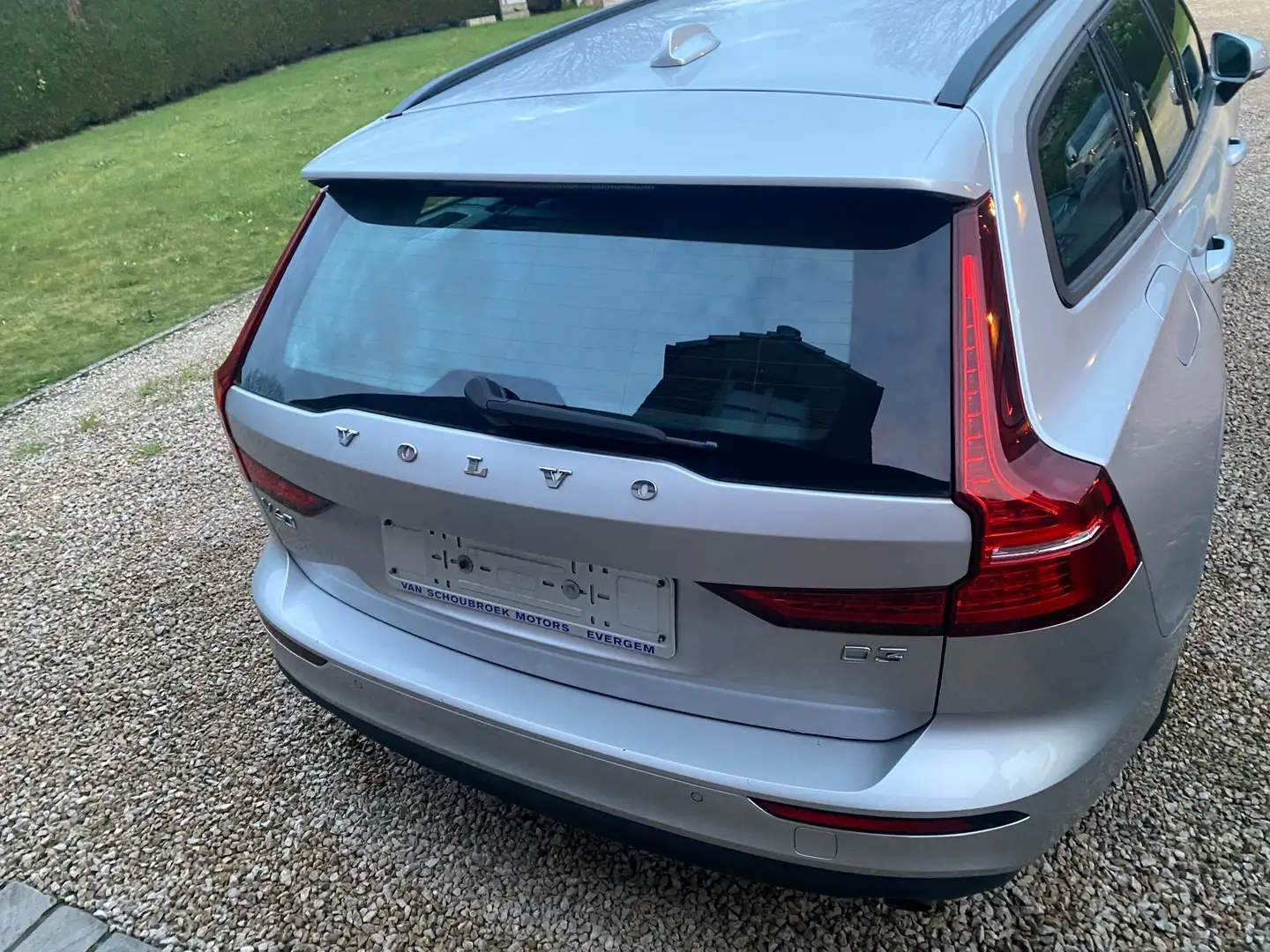 Volvo V60 D3 Geartronic Momentum Argent - 2