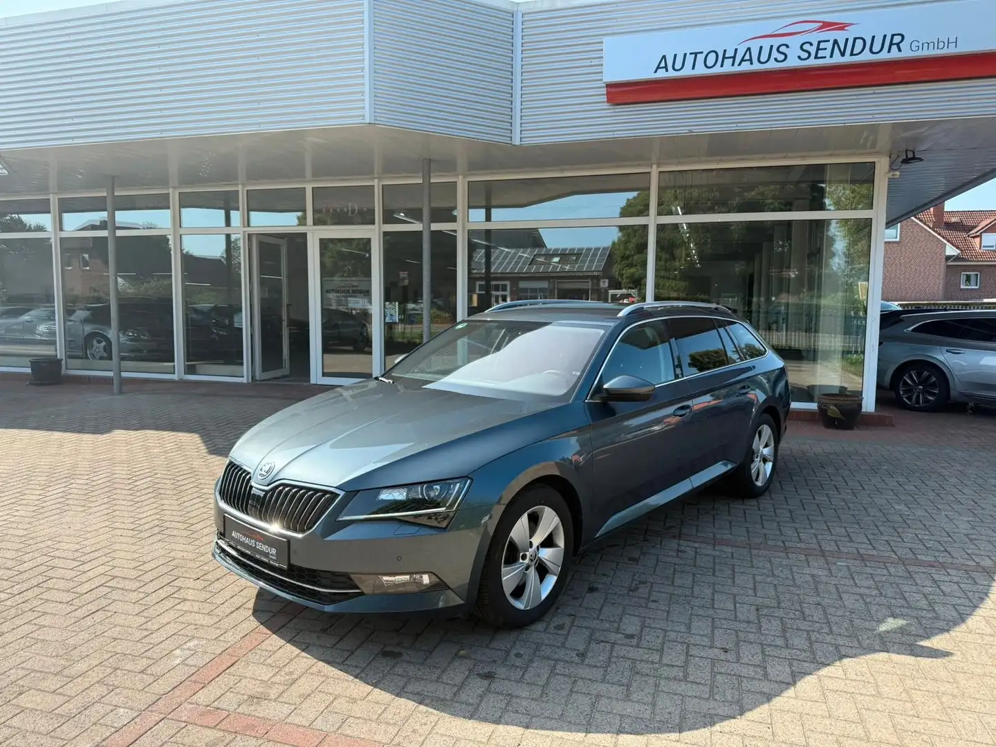 Skoda Superb Combi Ambition *SERVICE NEU*KAMERA Grau - 2