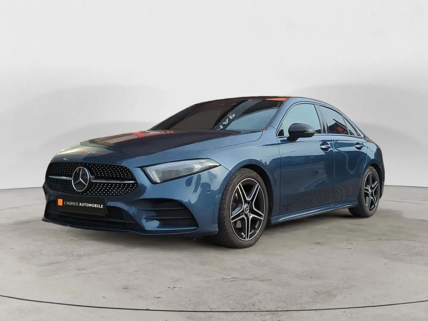 Mercedes-Benz A 180 AMG Line Garantie 24 à 48 mois Bleu - 2