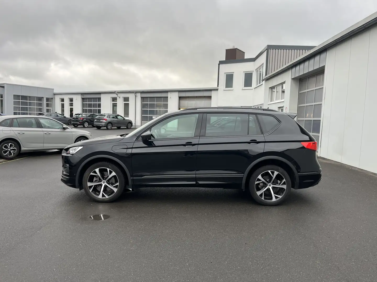 SEAT Tarraco 1.4 TSI e-HYBRID FR-Line 188€ m. 20% Anzahlung D Schwarz - 2