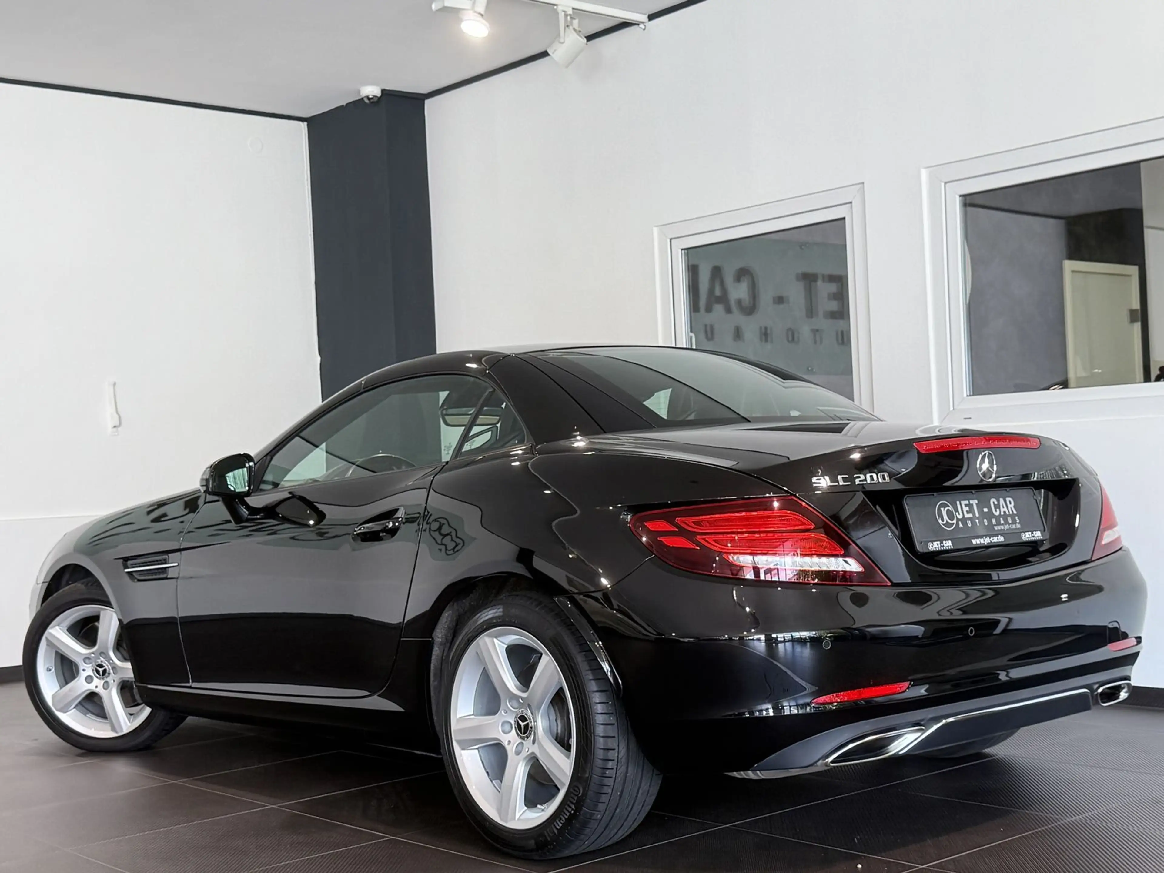 Mercedes-Benz SLC 200 Roadster AMG *ILS-Navi-Airscarf-2.HD* — photo 6