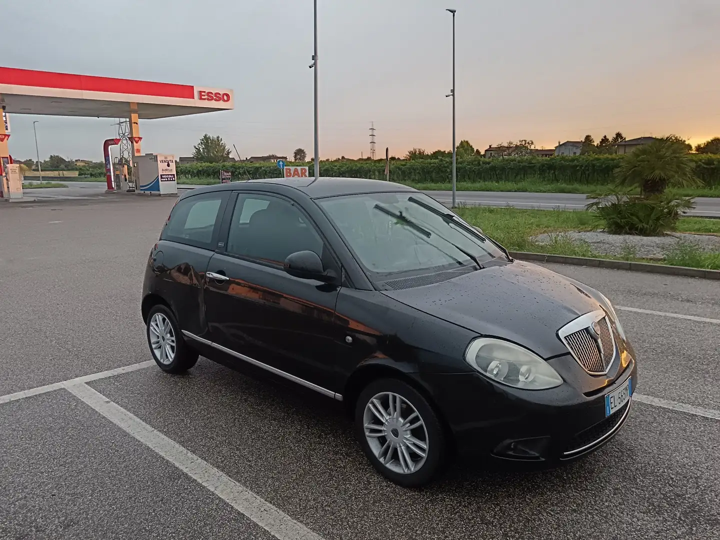 Lancia Ypsilon 1.2 8v Unyca - 2