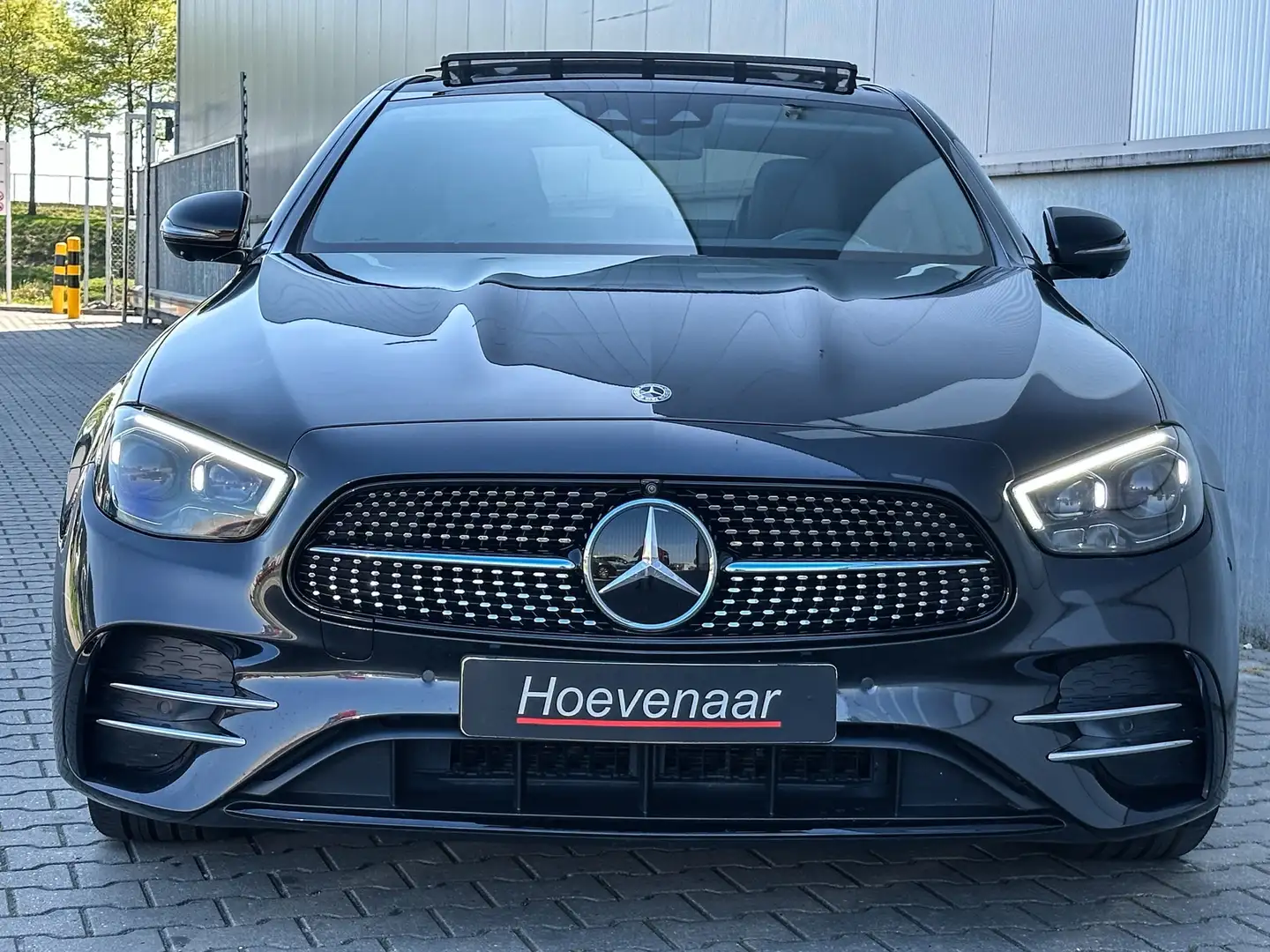 Mercedes-Benz E 200 Facelift AMG Burmester Pano 360Gr camera Widescree Grau - 2