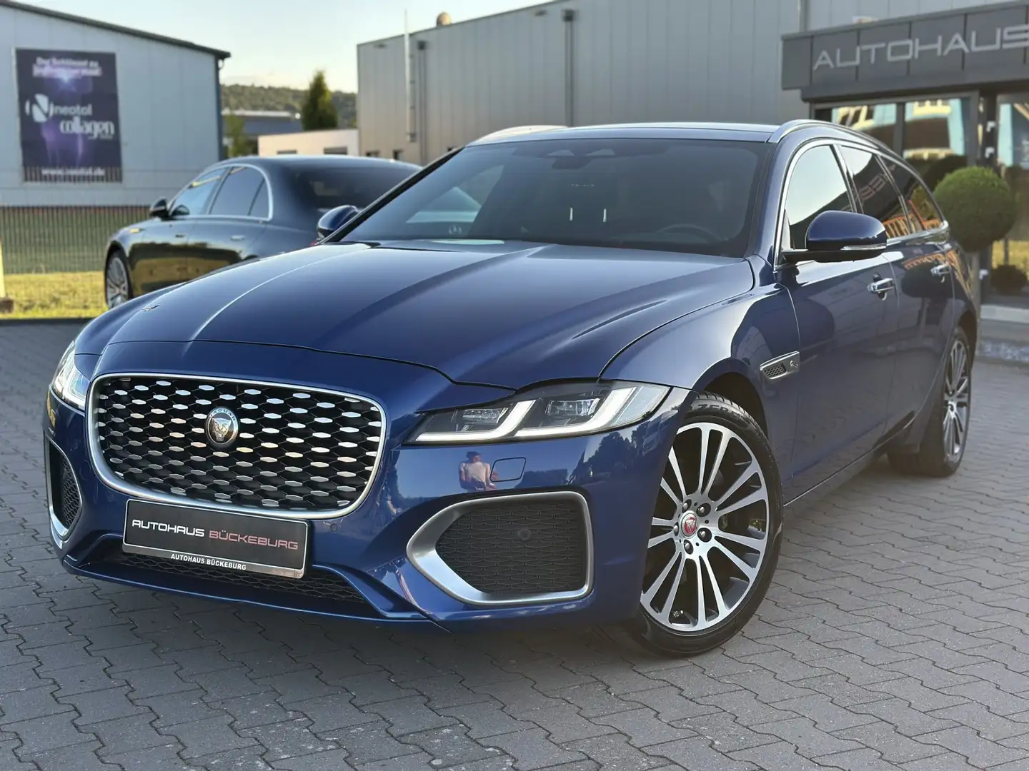 Jaguar XF D200  Sportbrake SE Bleu - 1