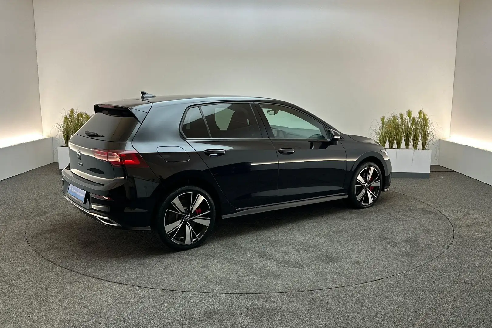 Volkswagen Golf GTE 1.4 245pk DSG eHybrid | Matrix LED Koplampen, 18" Zwart - 2