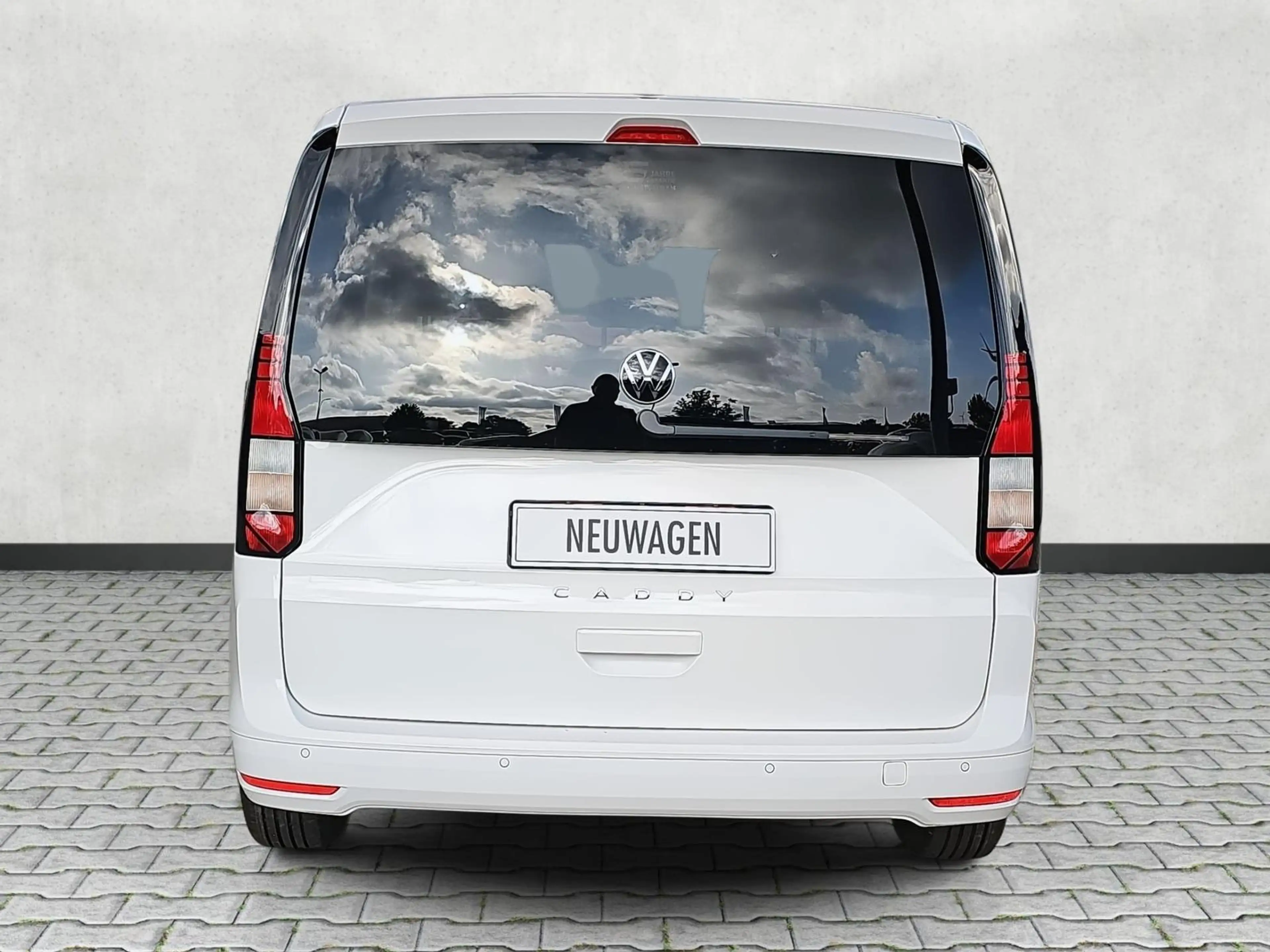 Volkswagen Caddy Basis 1.5 TSI DSG / ACC Winterpaket PDCh. 85 kW... — photo 6