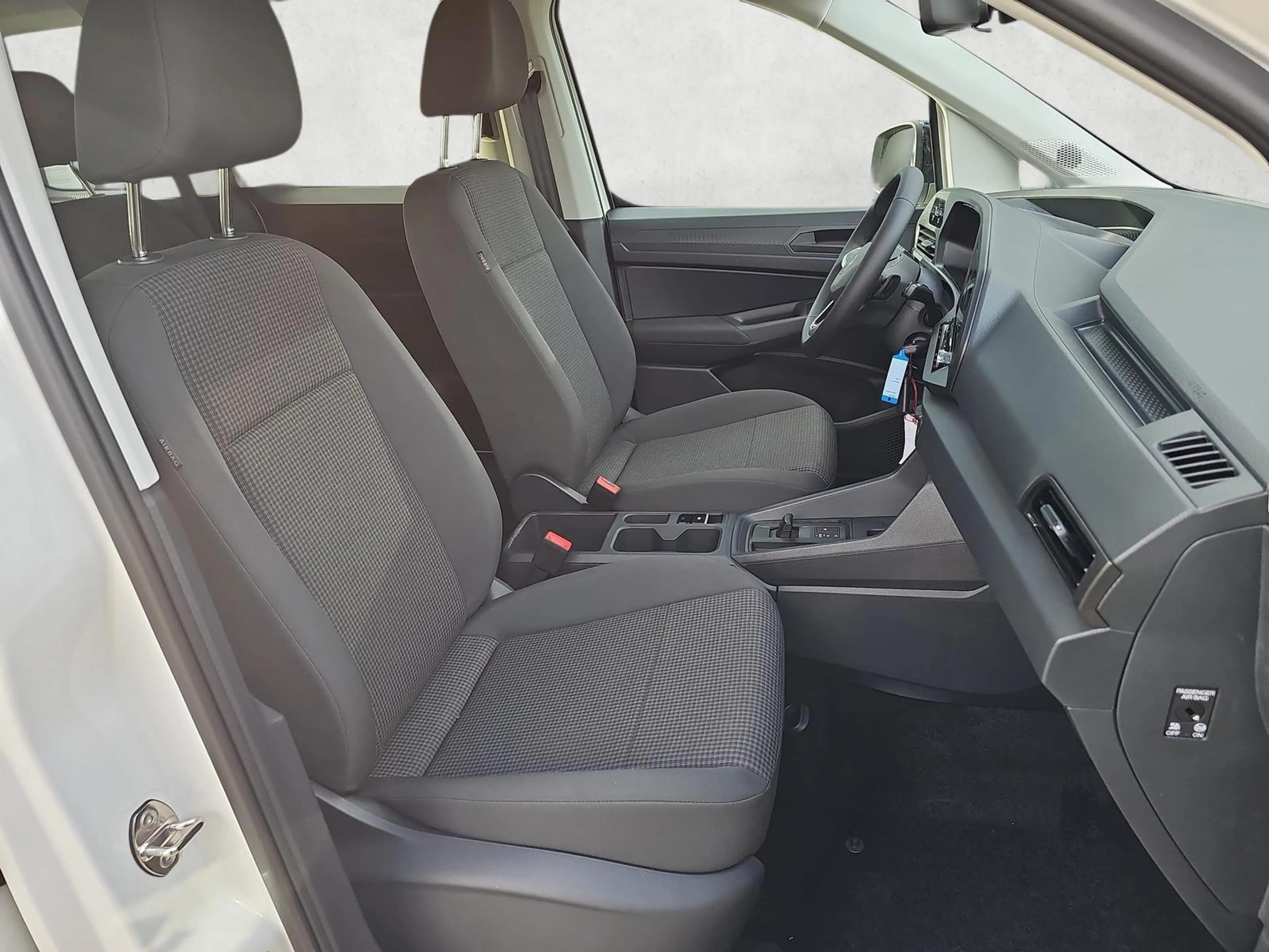 Volkswagen Caddy Basis 1.5 TSI DSG / ACC Winterpaket PDCh. 85 kW... — photo 10