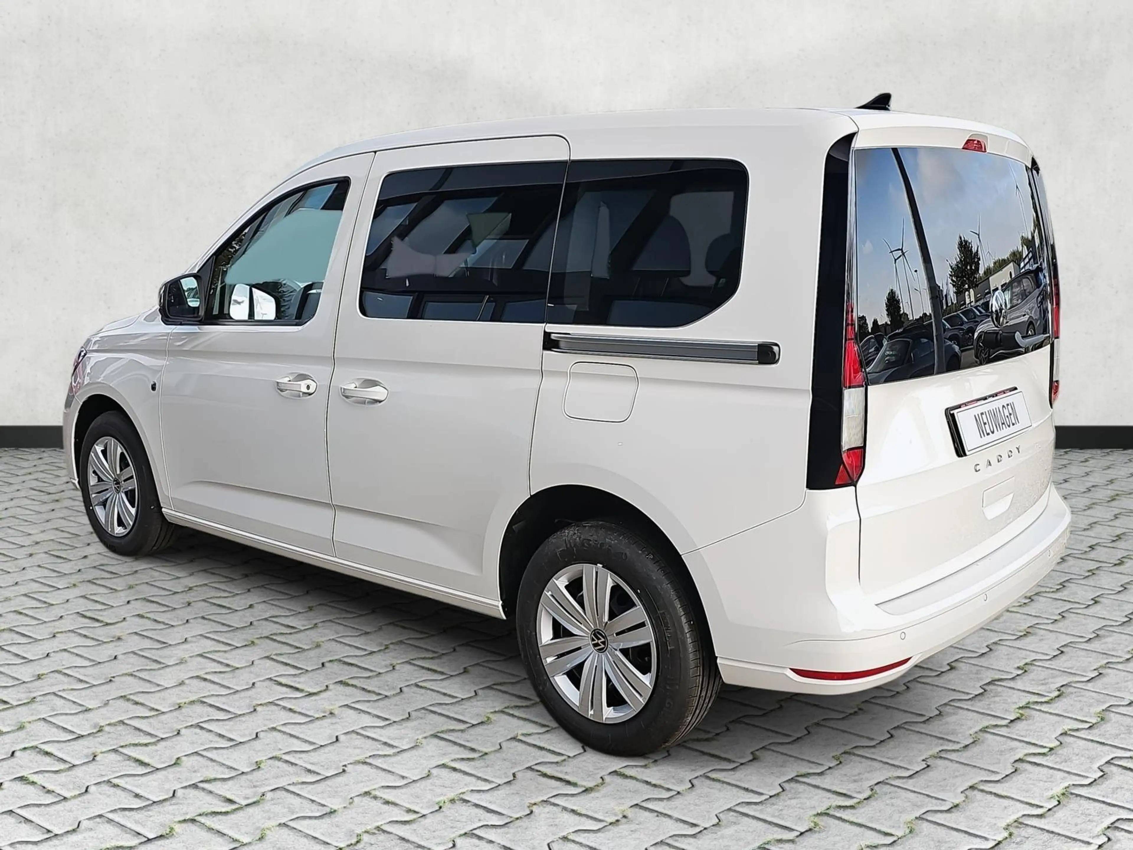Volkswagen Caddy Basis 1.5 TSI DSG / ACC Winterpaket PDCh. 85 kW... — photo 5