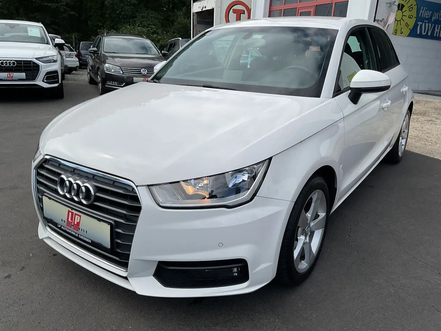 Audi A1 Sportback sport Navi PDC Sitzheizung Weiß - 1