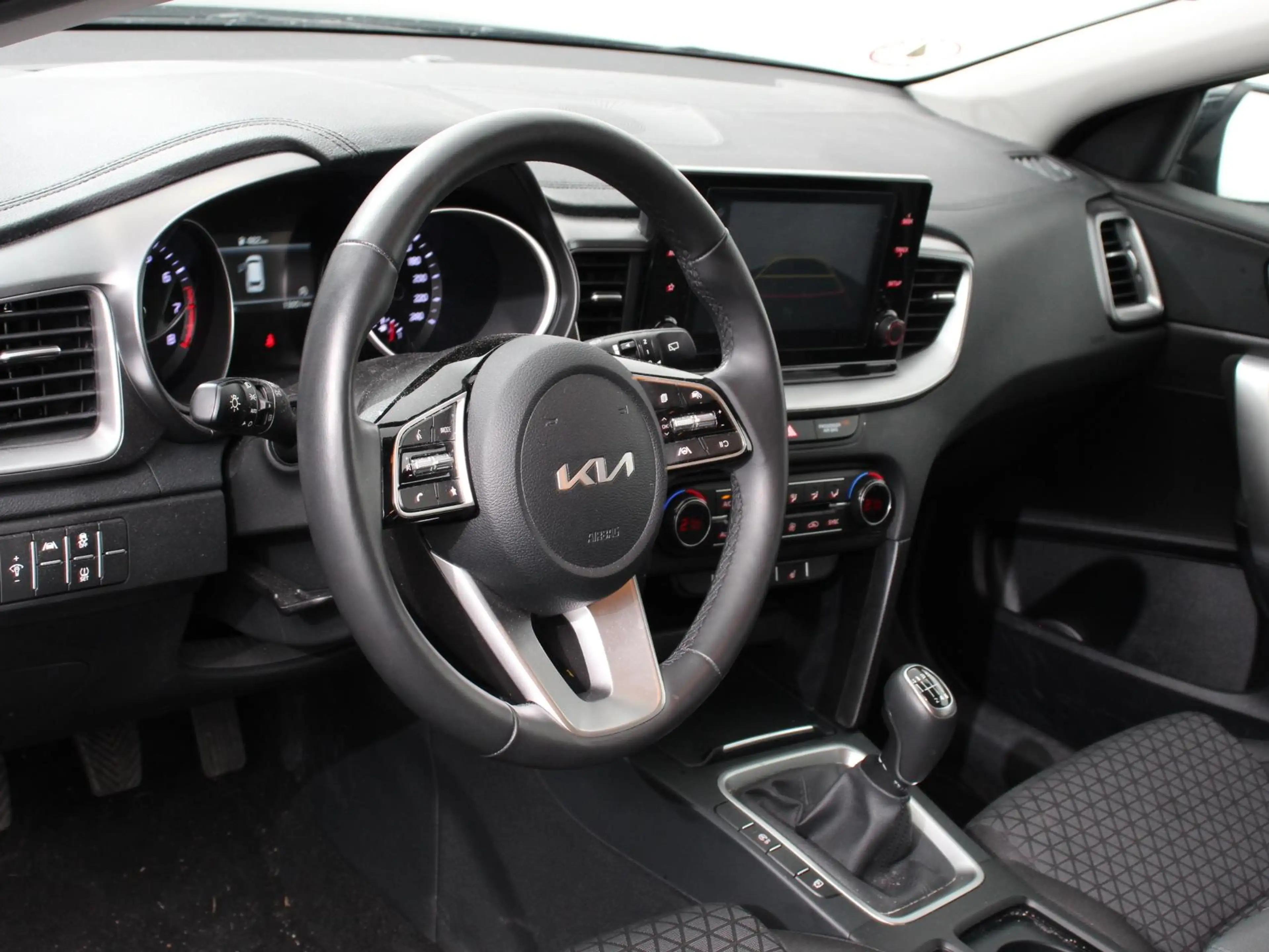 Kia Ceed SW / cee'd SW Sportswagon 1.0 T-GDi 120pk Dynamic Line Climate c — photo 2