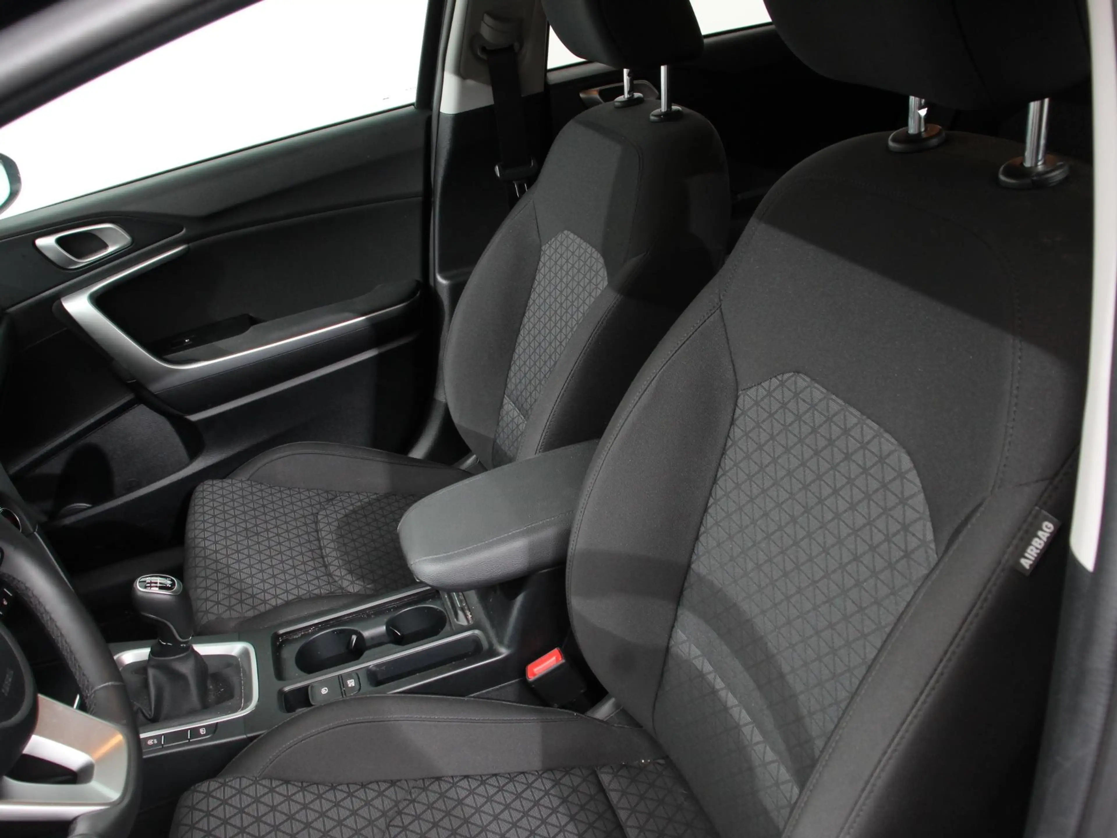 Kia Ceed SW / cee'd SW Sportswagon 1.0 T-GDi 120pk Dynamic Line Climate c — photo 10