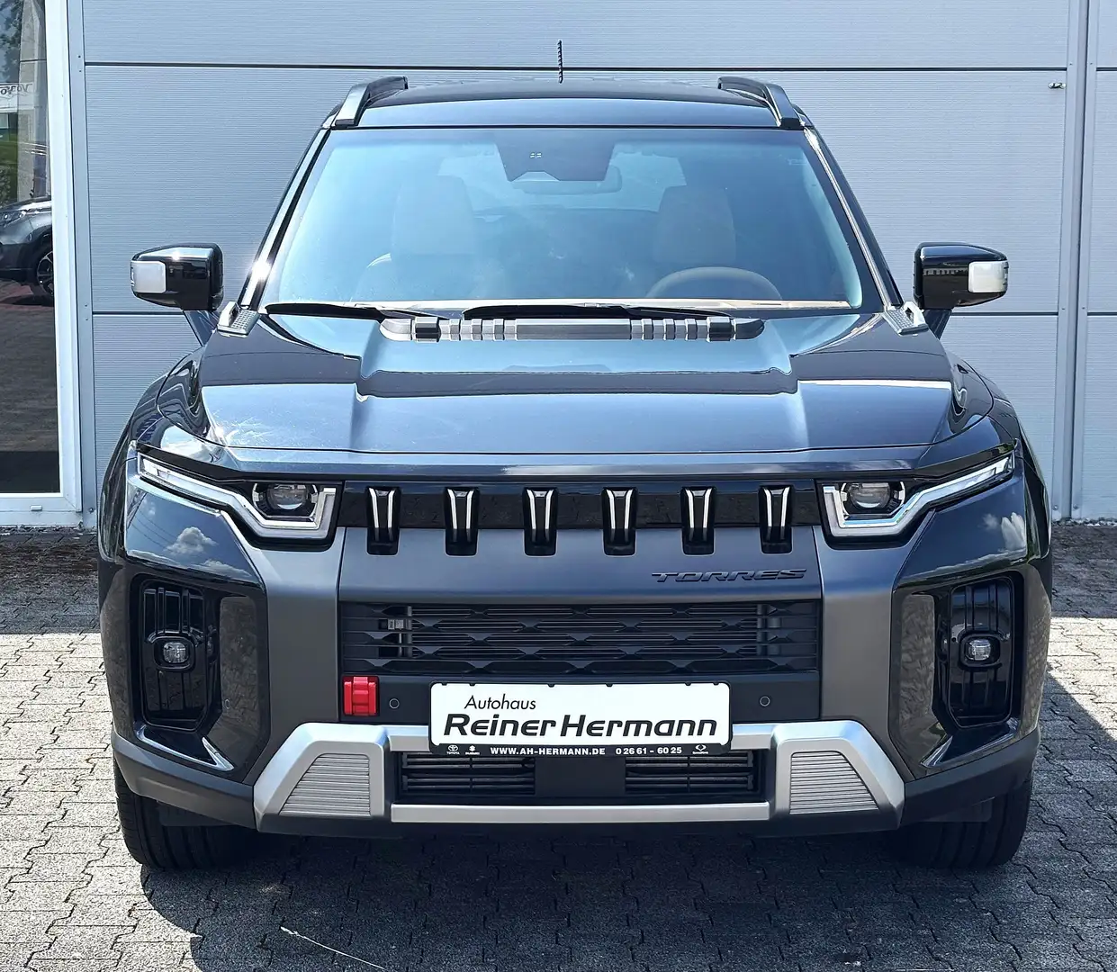 SsangYong Torres Forest Edition 2WD AT LEDER NAVI KAMERA 20" Schwarz - 2
