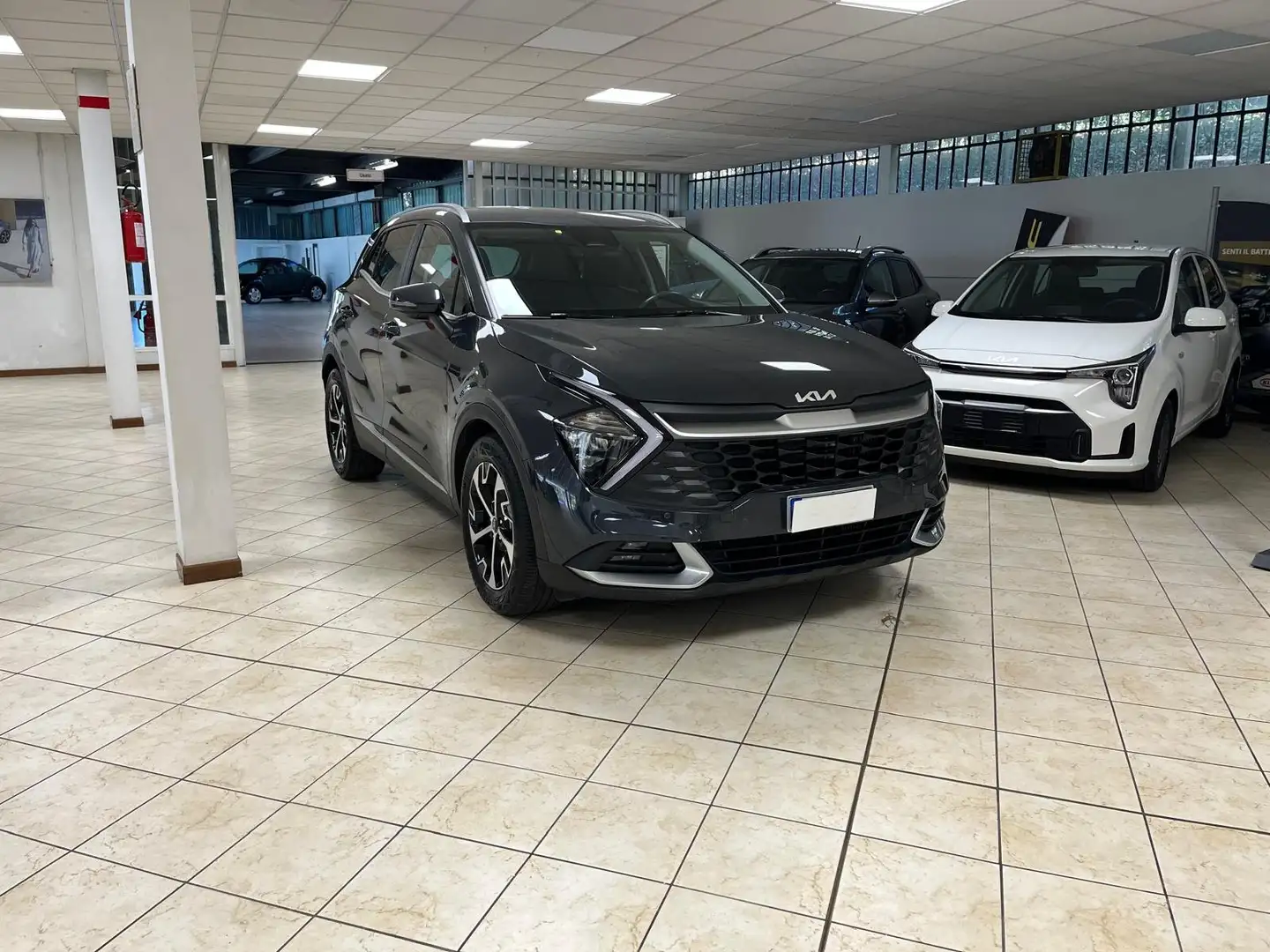Kia Sportage Sportage V 2022 1.6 crdi mhev Style imt Grigio - 1