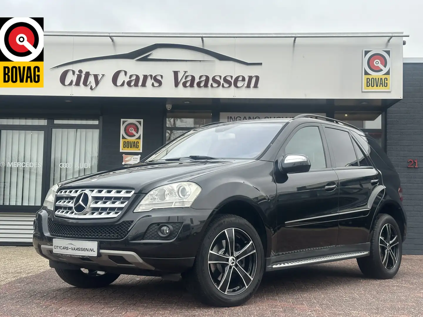 Mercedes-Benz ML 350 M-klasse 4Matic 2720 pk youngtimer facelift mod na Fekete - 1