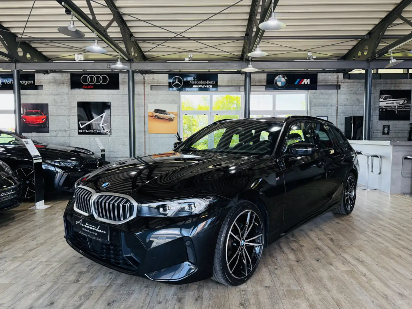BMW 320 d xDrive M Sport*WIDESCREEN*AHK*KAM*ACC Noir - 1