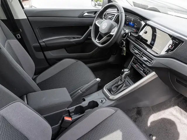 Volkswagen Polo view 8