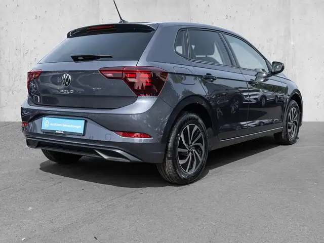 Volkswagen Polo view 4