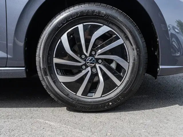 Volkswagen Polo view 7
