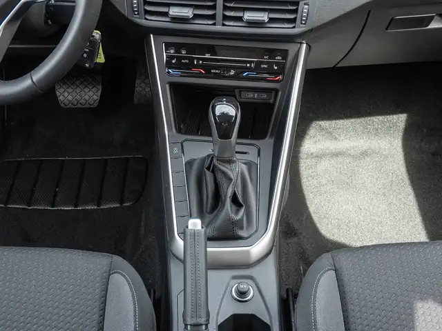 Volkswagen Polo view 14