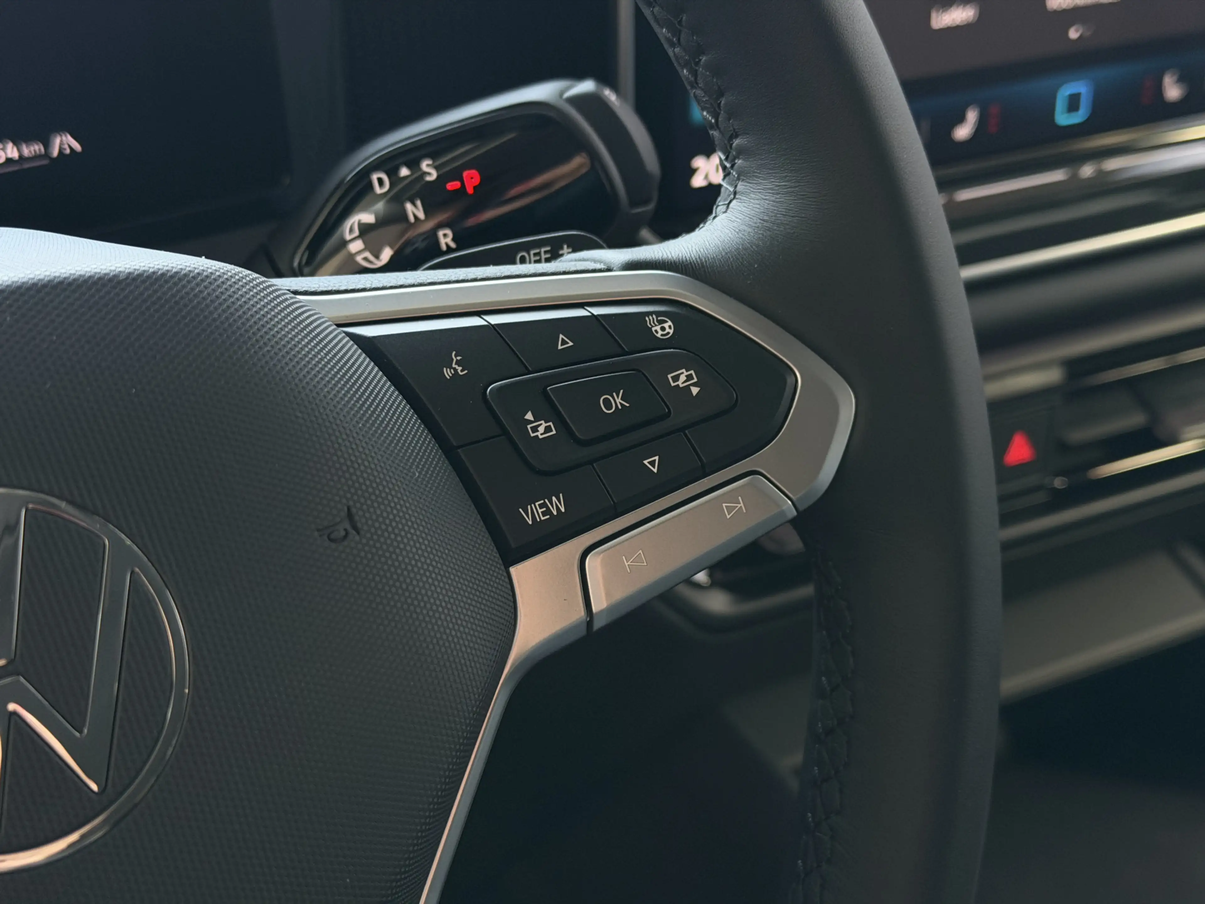 Volkswagen Tiguan 1.5 eHYBRID NIEUWE AUTO 2026 VERWARMDE STOELEN/STU — photo 16