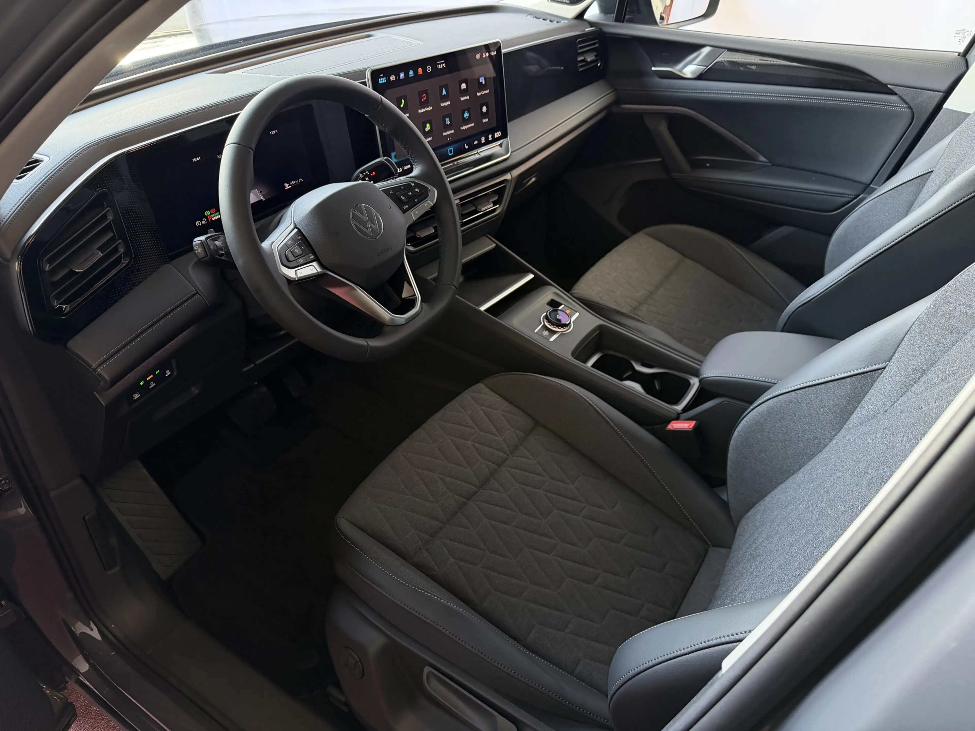 Volkswagen Tiguan 1.5 eHYBRID NIEUWE AUTO 2026 VERWARMDE STOELEN/STU — photo 3