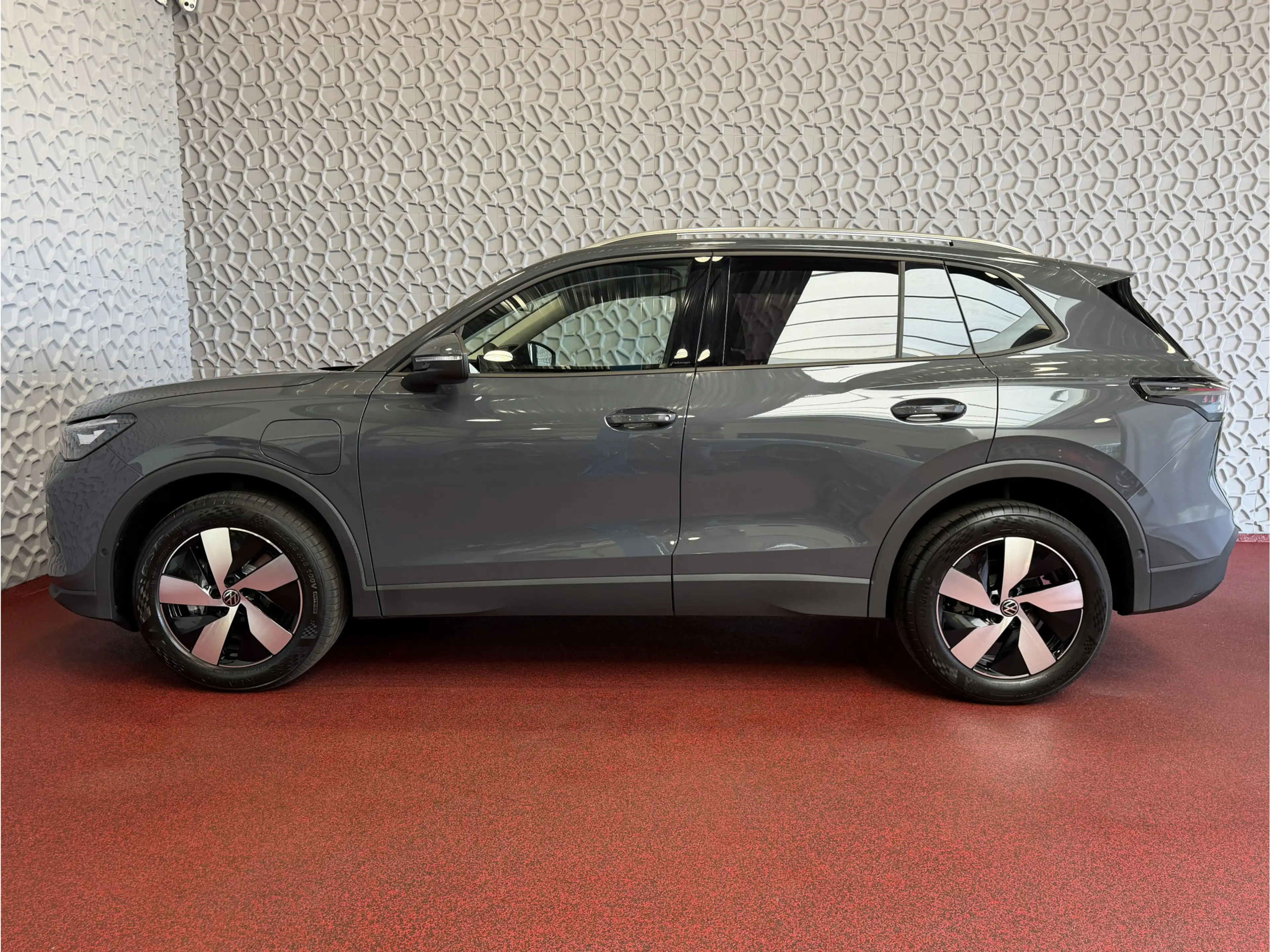 Volkswagen Tiguan 1.5 eHYBRID NIEUWE AUTO 2026 VERWARMDE STOELEN/STU — photo 5