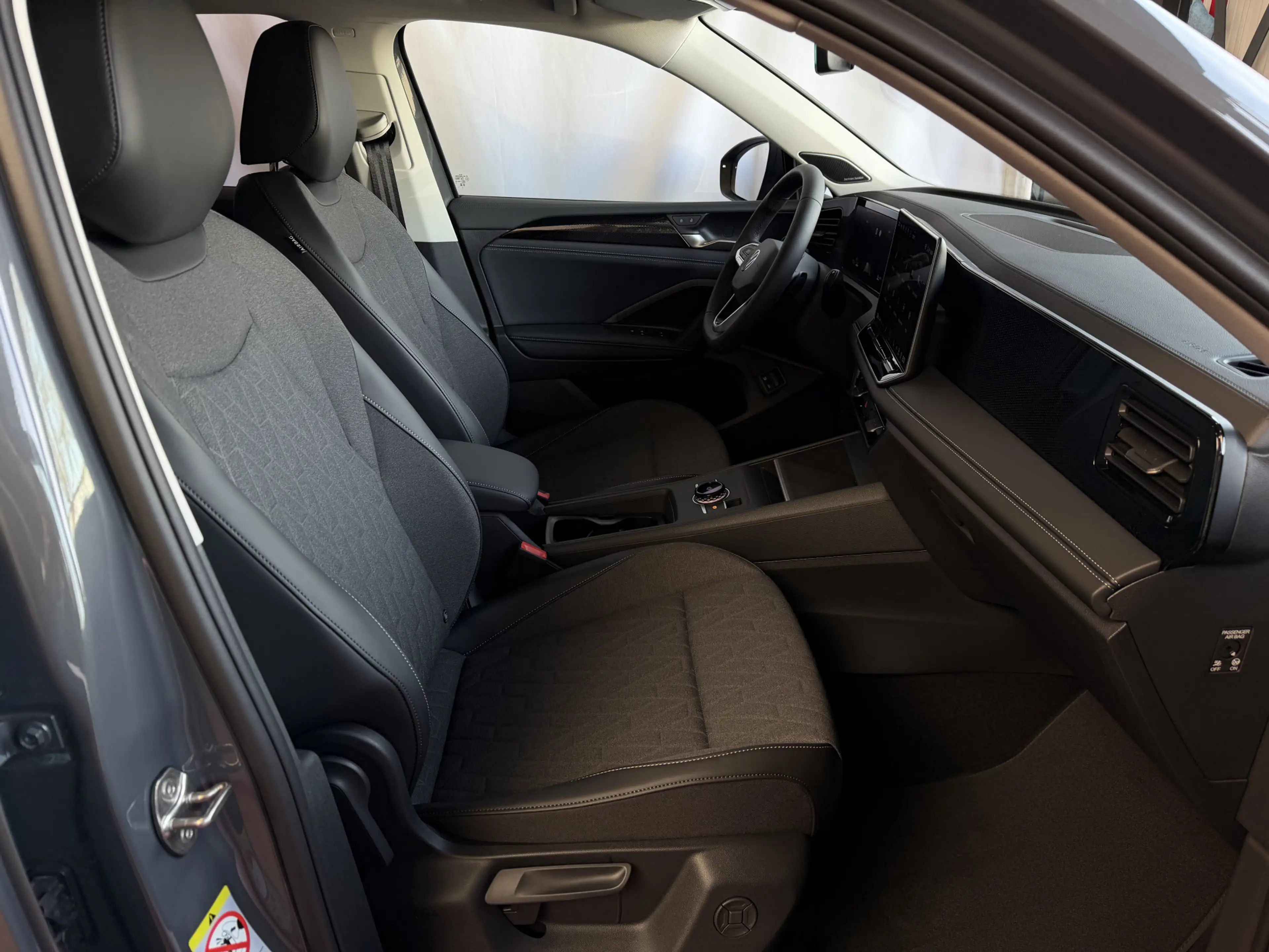 Volkswagen Tiguan 1.5 eHYBRID NIEUWE AUTO 2026 VERWARMDE STOELEN/STU — photo 35