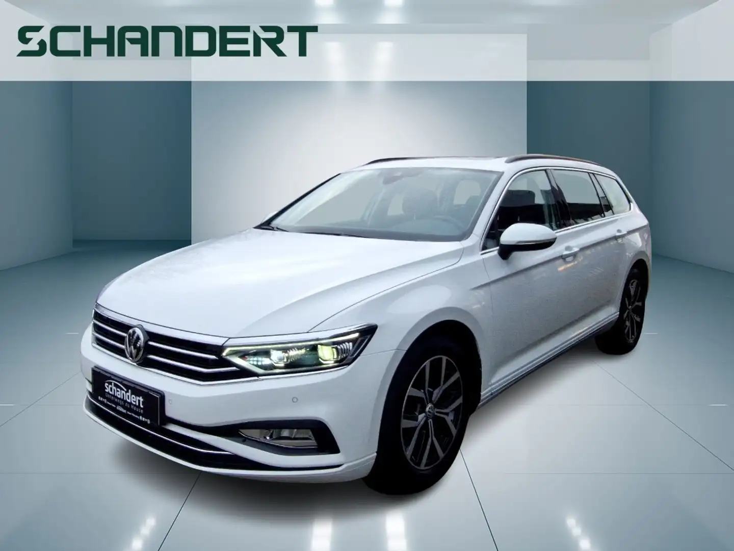 Volkswagen Passat Variant 2.0 TDI Business Matrix Pano Klimaa Weiß - 1