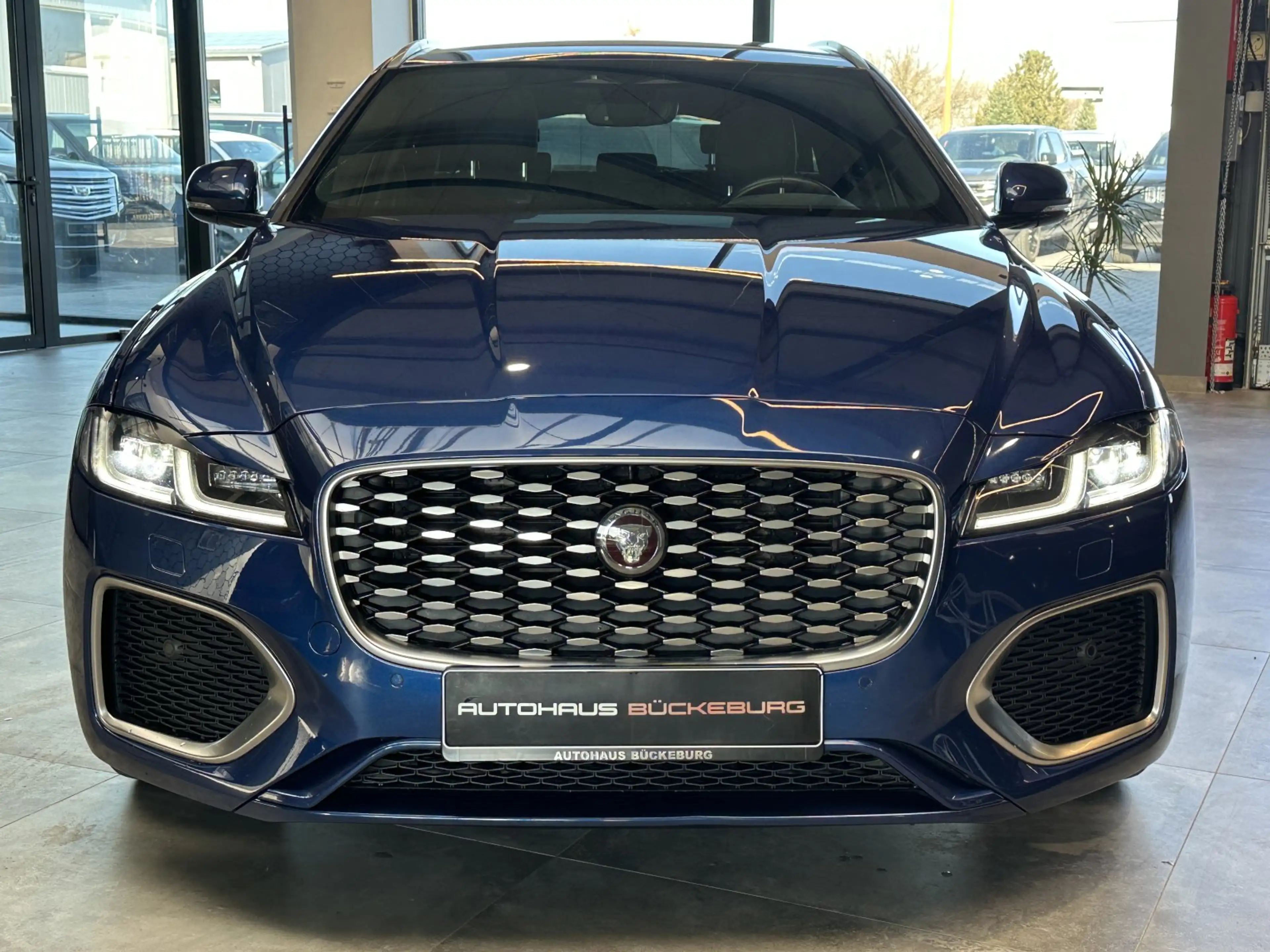 Jaguar XF D200 Sportbrake SE — photo 2