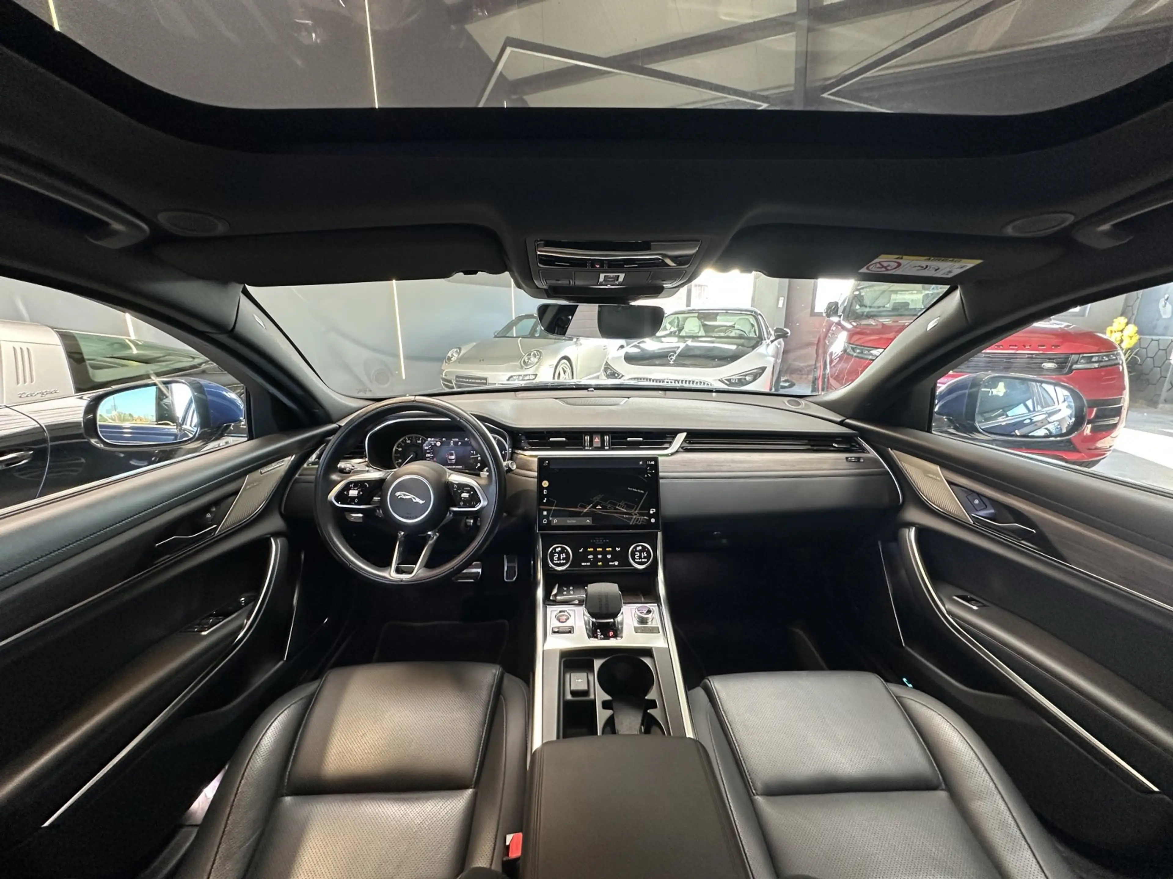 Jaguar XF D200 Sportbrake SE — photo 15