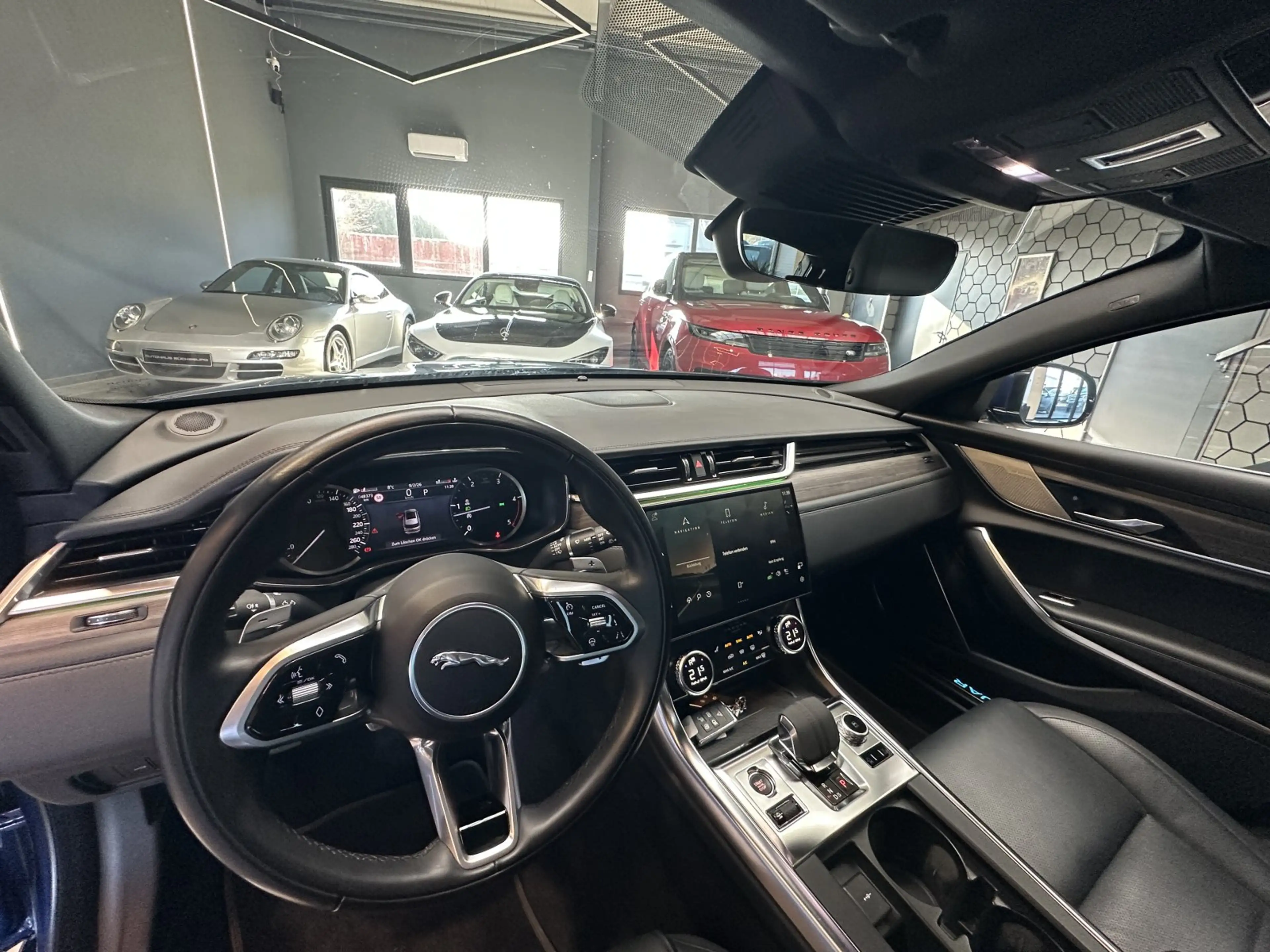 Jaguar XF D200 Sportbrake SE — photo 9