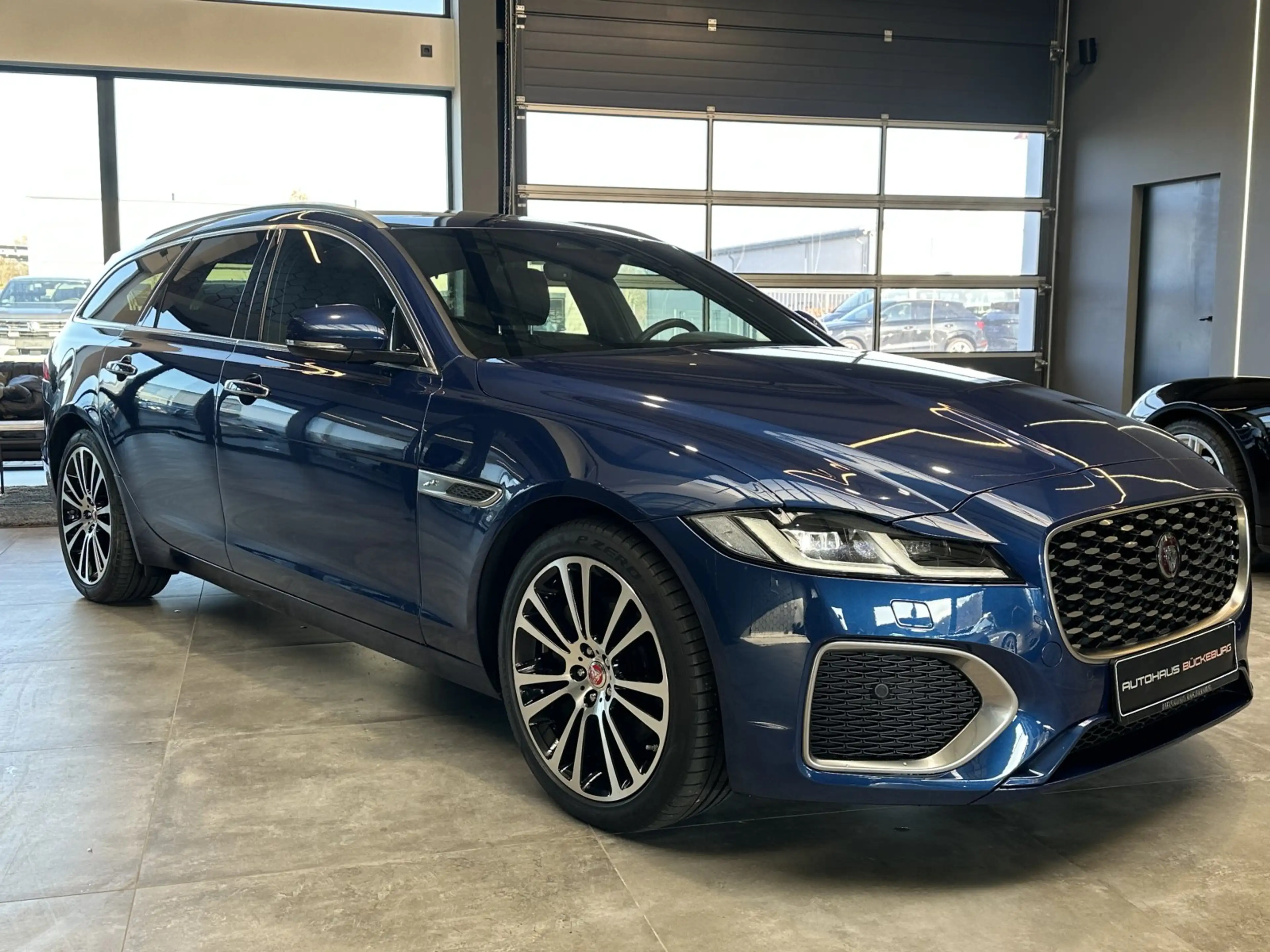Jaguar XF D200 Sportbrake SE — photo 3