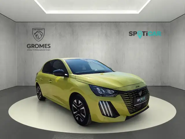 Peugeot 208 main image
