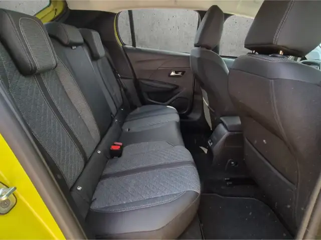 Peugeot 208 view 14