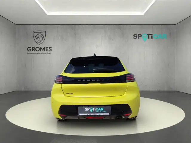 Peugeot 208 view 4
