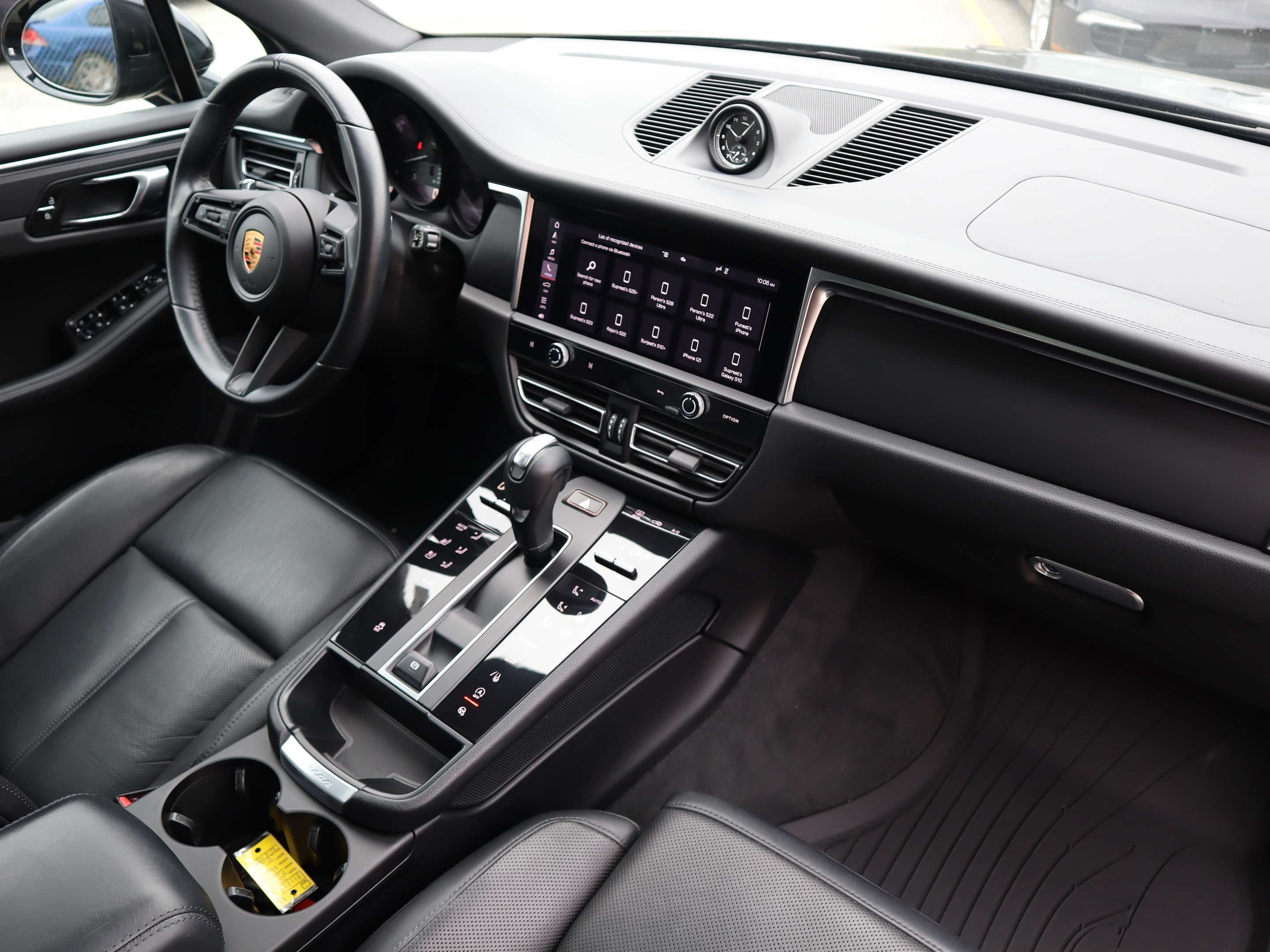 2022 Porsche Macan AWD thumb 23