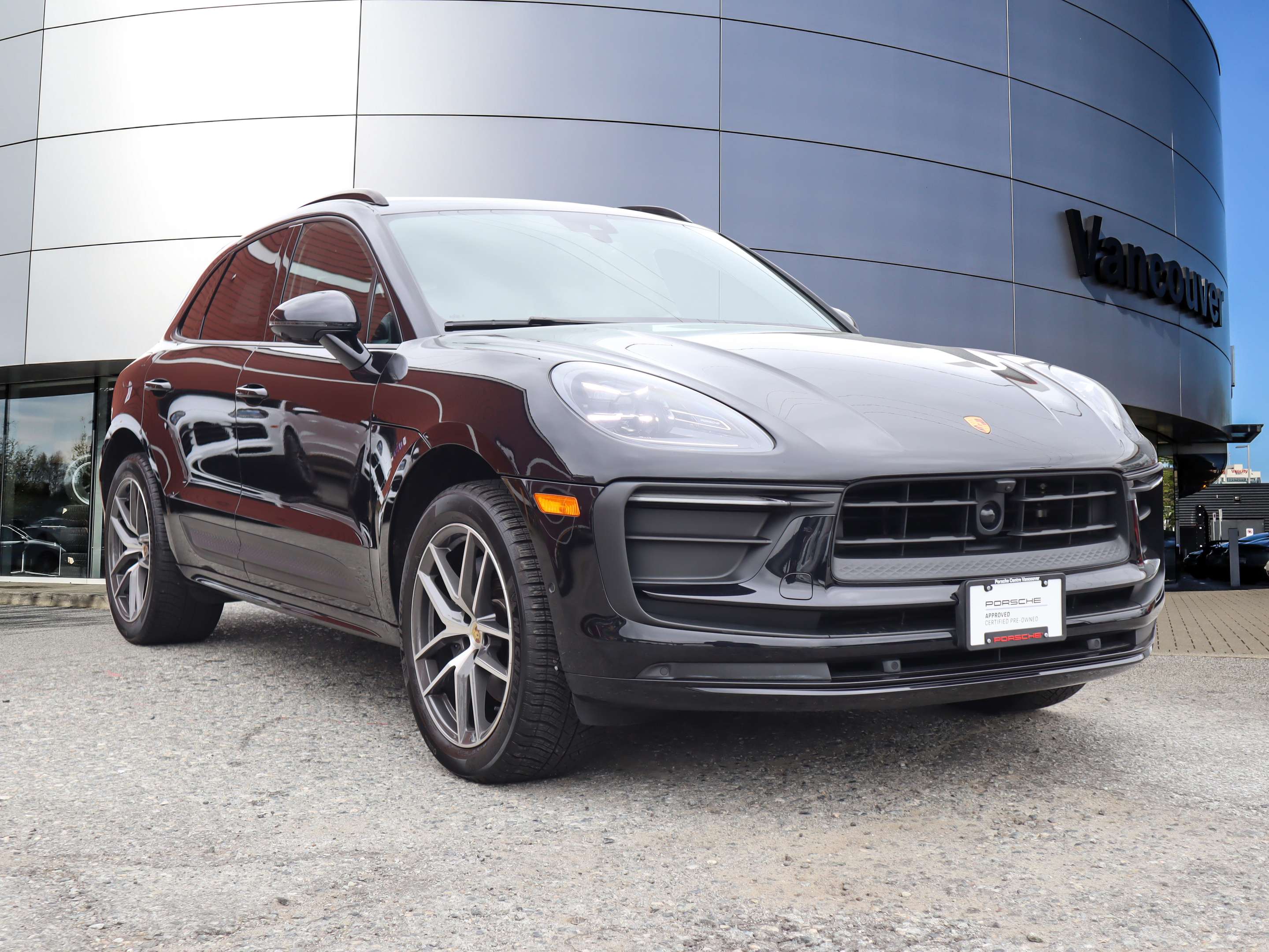 2022 Porsche Macan AWD thumb 7