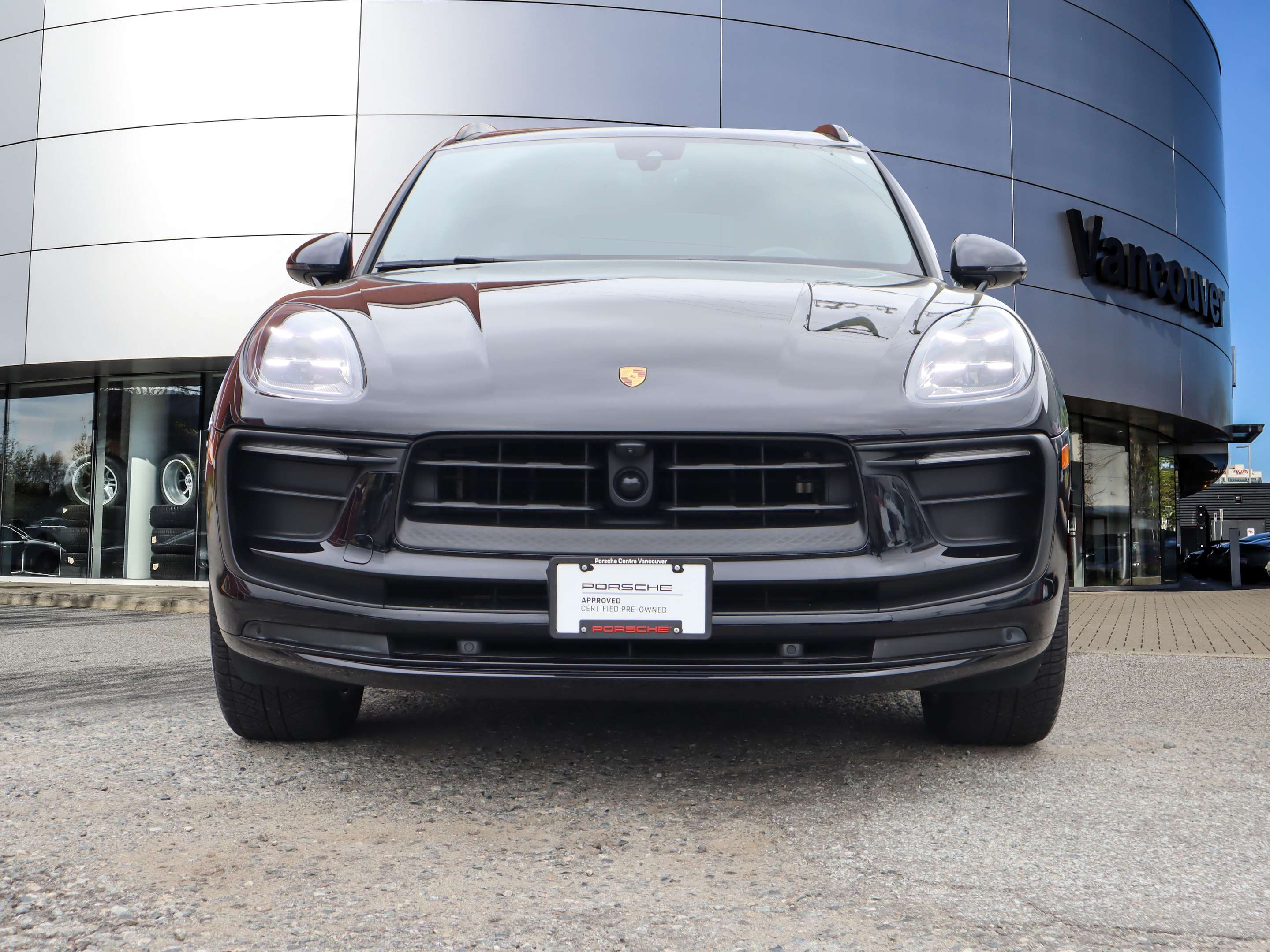 2022 Porsche Macan AWD thumb 8