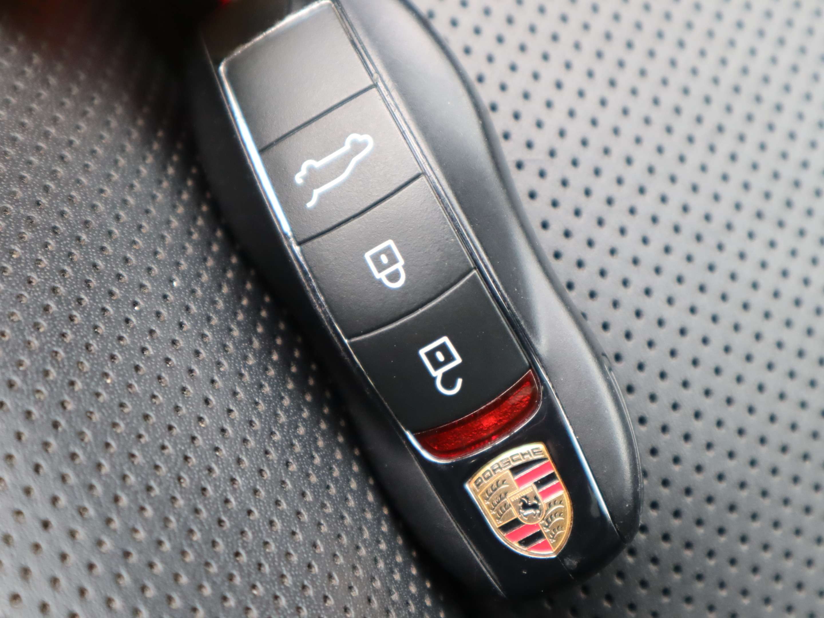 2022 Porsche Macan AWD thumb 36