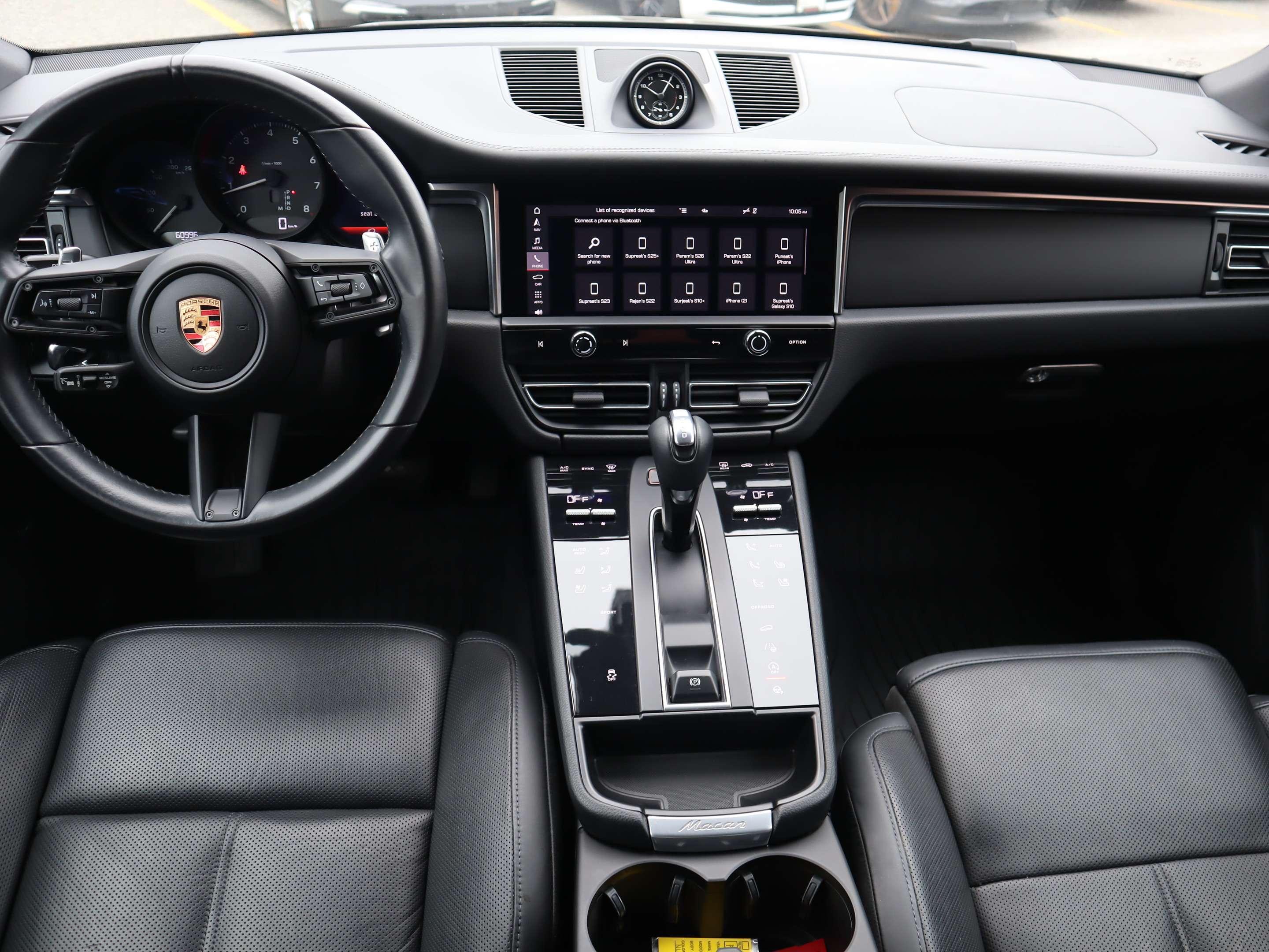 2022 Porsche Macan AWD thumb 16