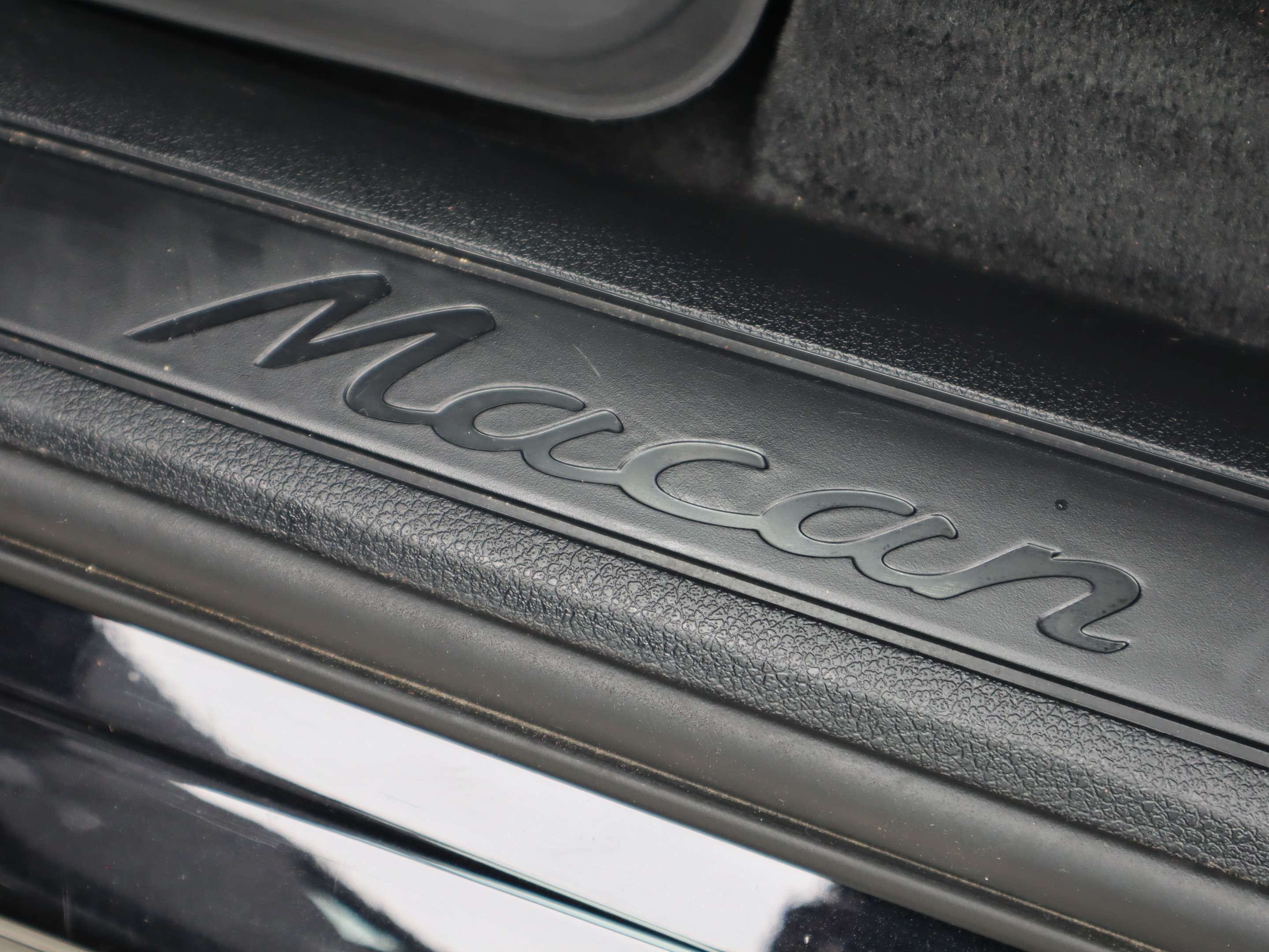 2022 Porsche Macan AWD thumb 21