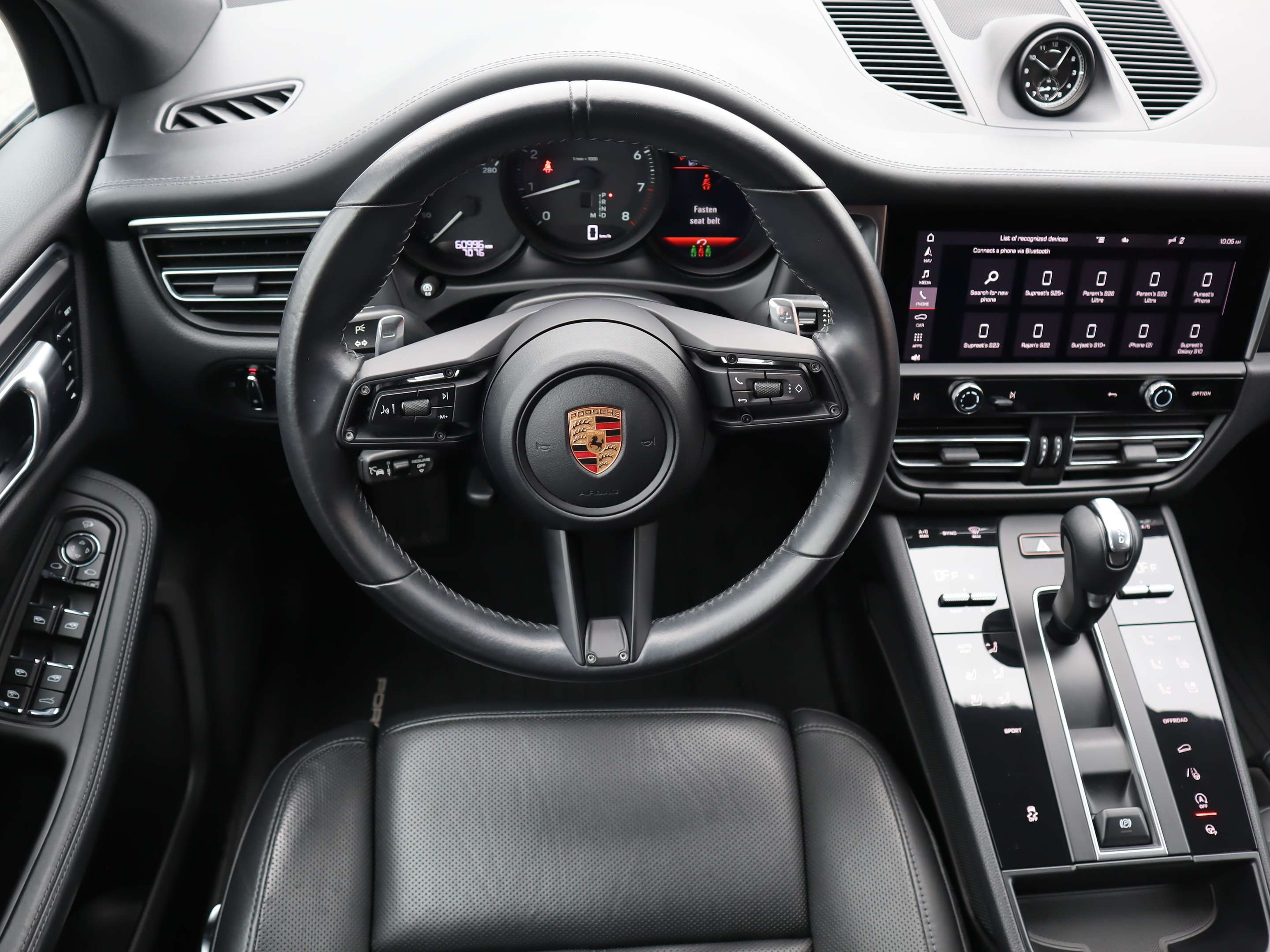 2022 Porsche Macan AWD thumb 14