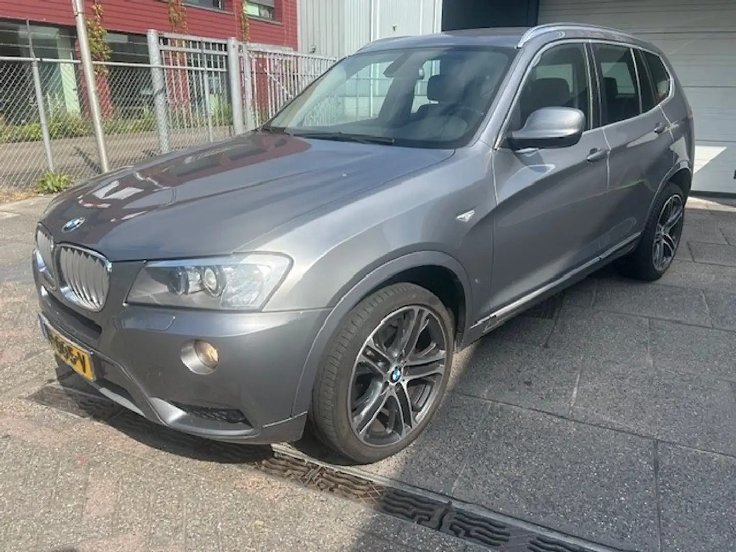 BMW X3 xDrive30d High Executive AIRCO I NAVI I AUTOMAAT I Gris - 2