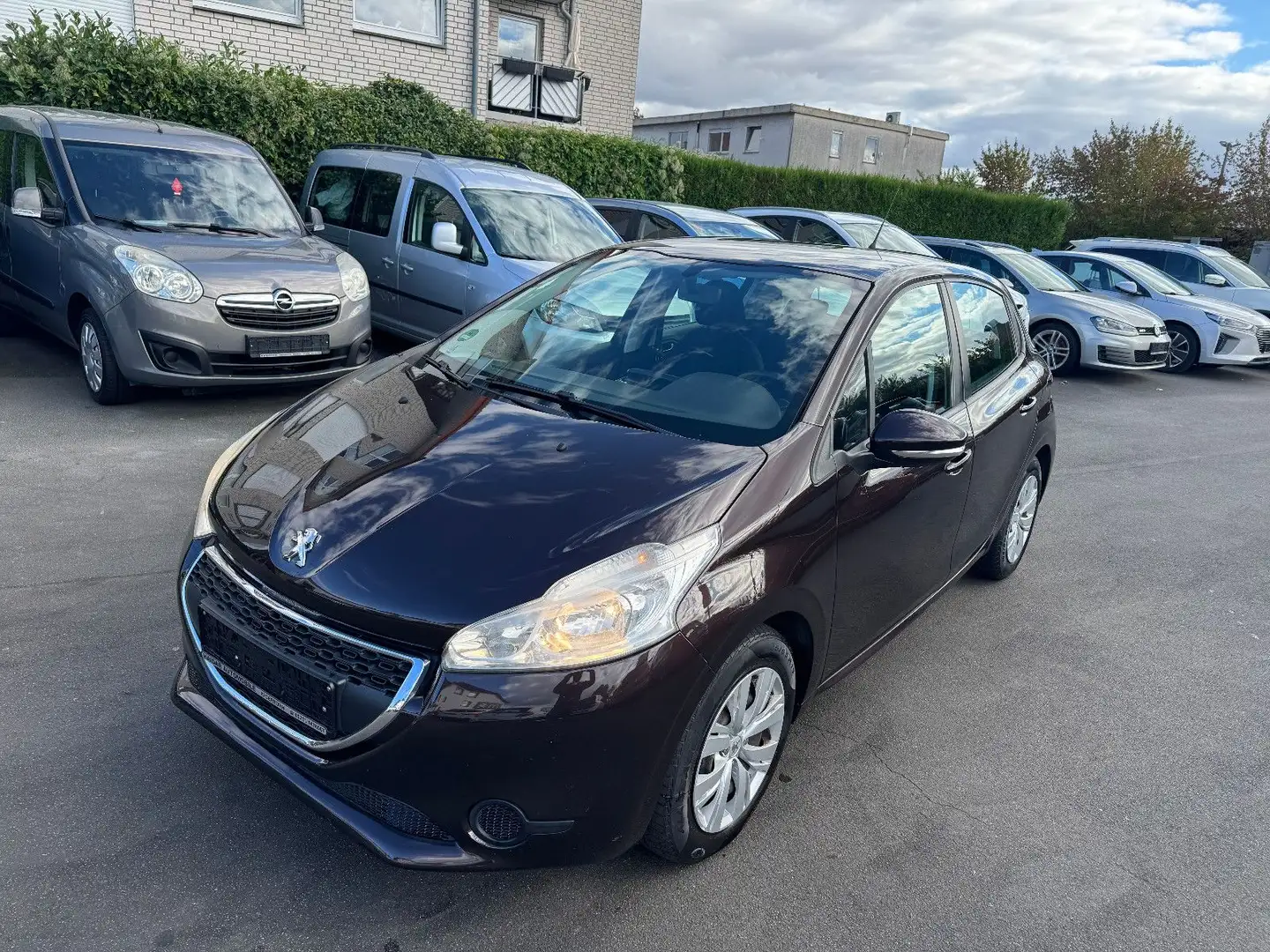 Peugeot 208 1.0 Active 68 VTi Violett - 1