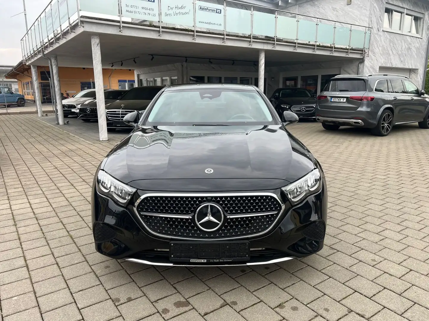 Mercedes-Benz E 200 Lim*Pano*Navi-Prem*Distr.*MBUX*RCAM Zwart - 2