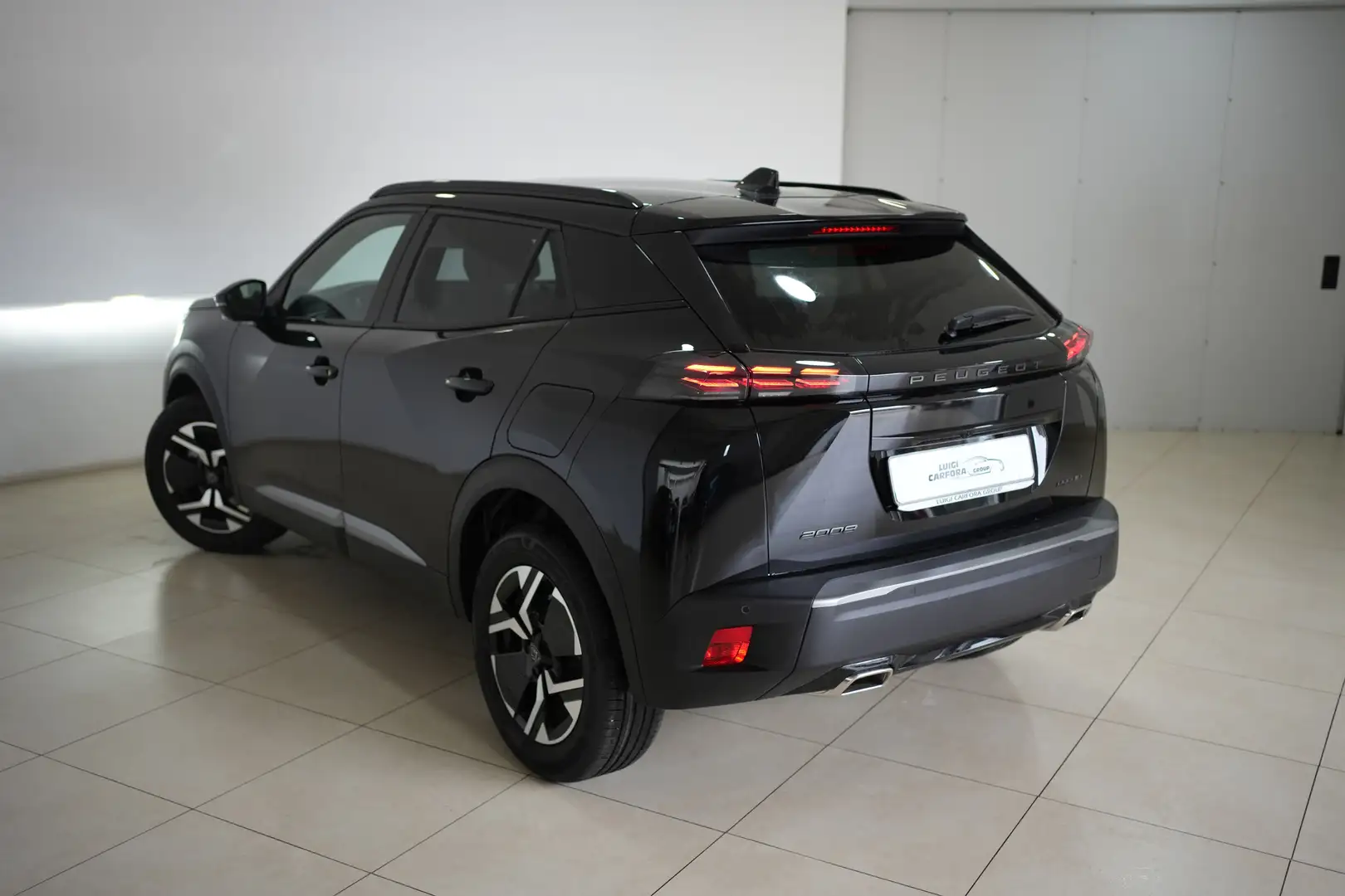 Peugeot 2008 Hybrid 145 e-DCS6 GT Nero - 2