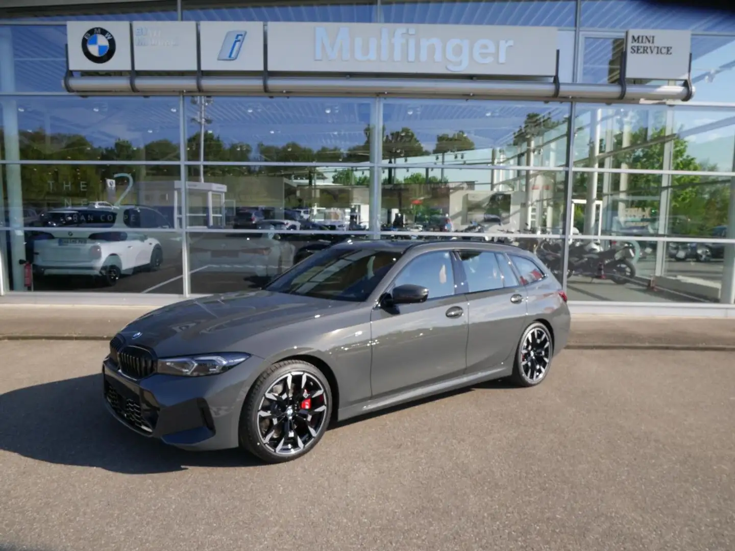 BMW 320 d Touring M Sport Pro AHKPanoDa AdapLED PaAs Dr Grau - 2