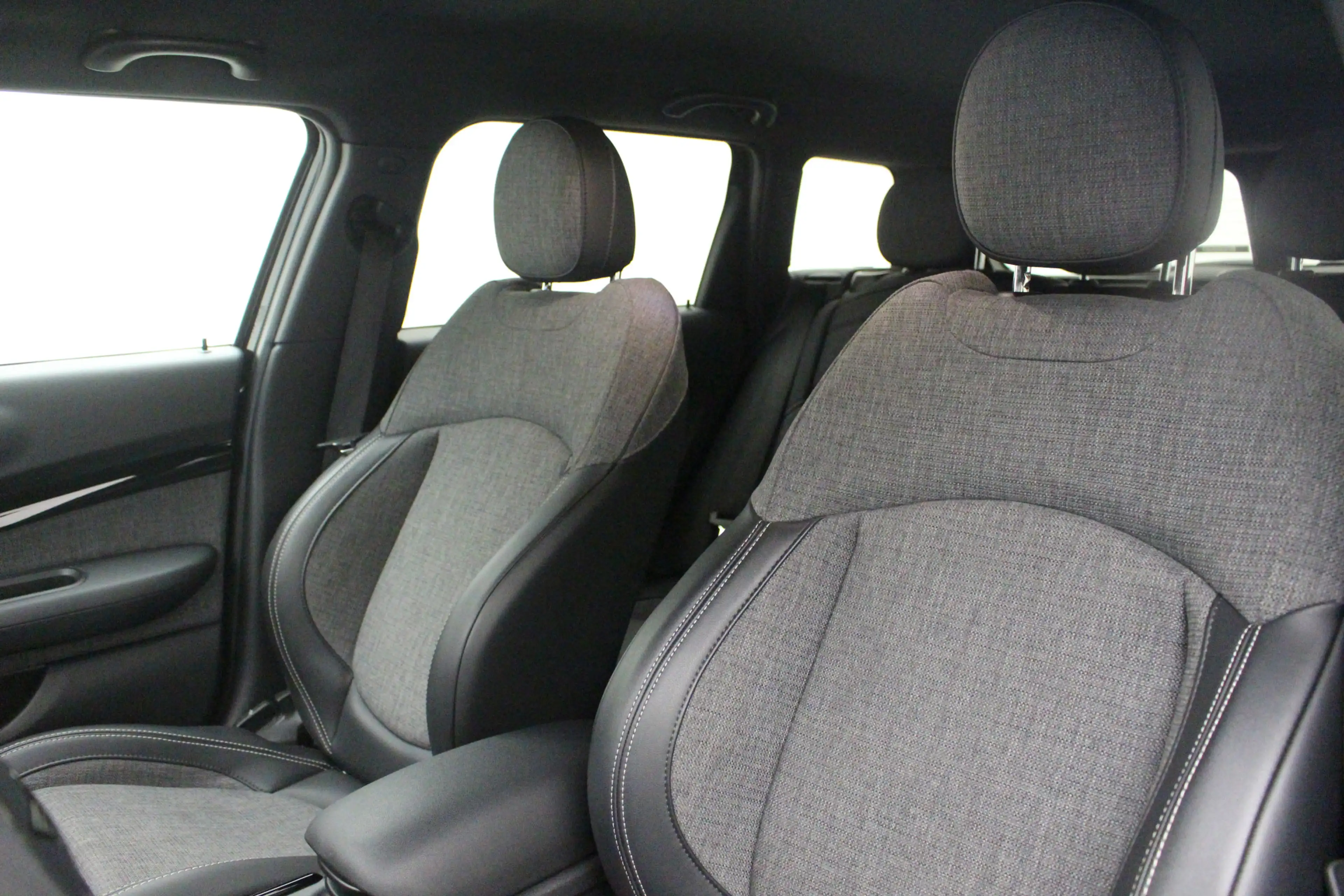 MINI Cooper Clubman Business Edition | 18" | Alarm | Privacy Glass | N — photo 10